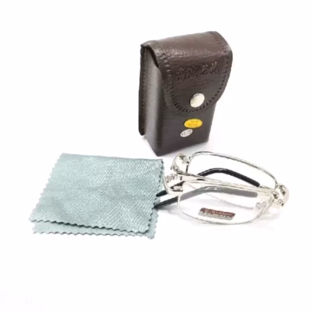 عینک طبی تاشو با عدسی اختصاصی همراه با جلد طرح چرم کمربندی با قابلیت حمل بسیار آسان 