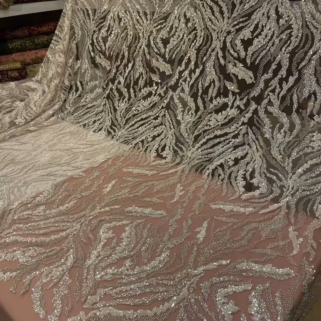 پارچه مجلسی کار شده دارای رنگ بندی