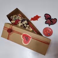 جعبه کادویی اسماج و شمع ولنتاین