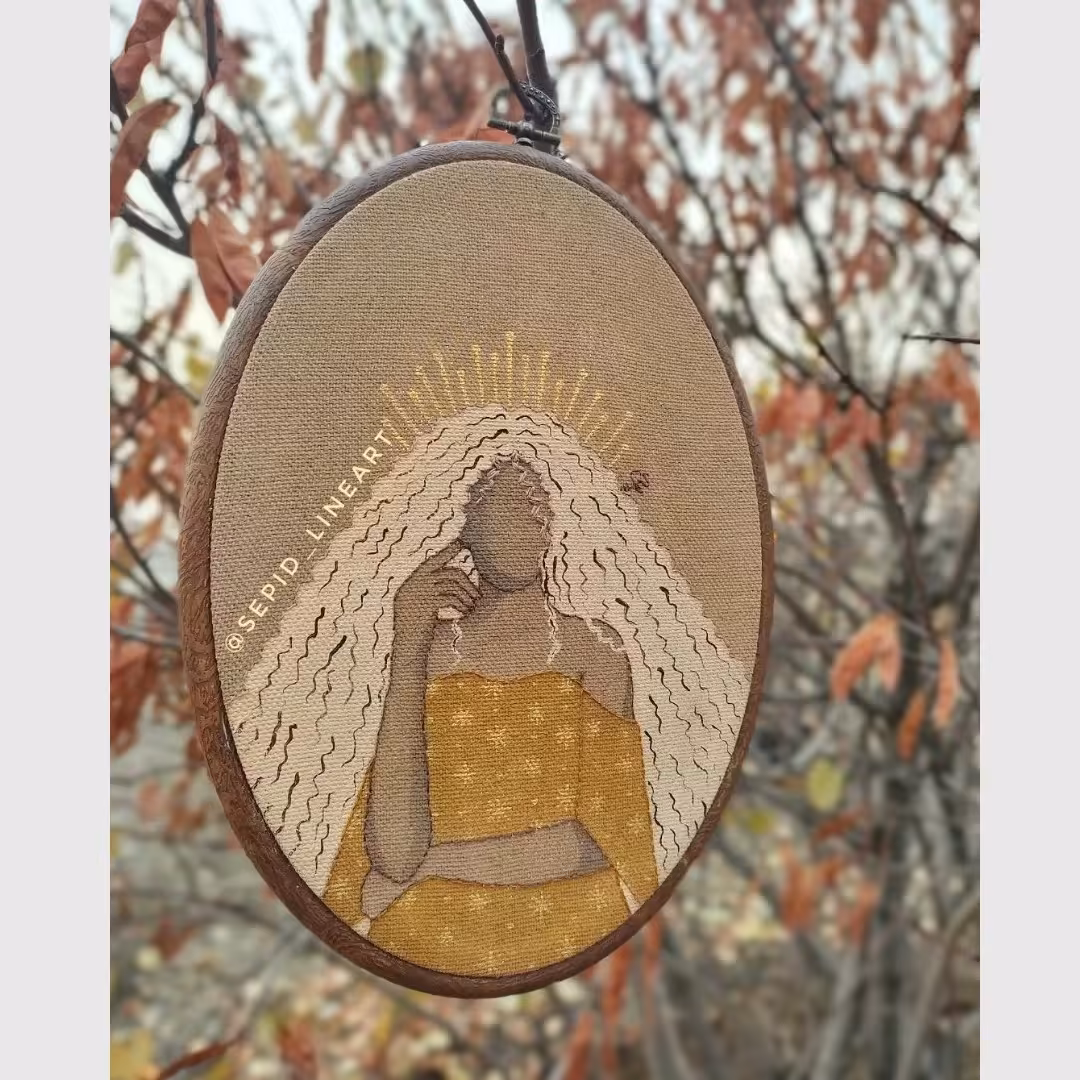 دیوارکوب نقاشی و گلدوزی فانتزی ابعاد 18x24