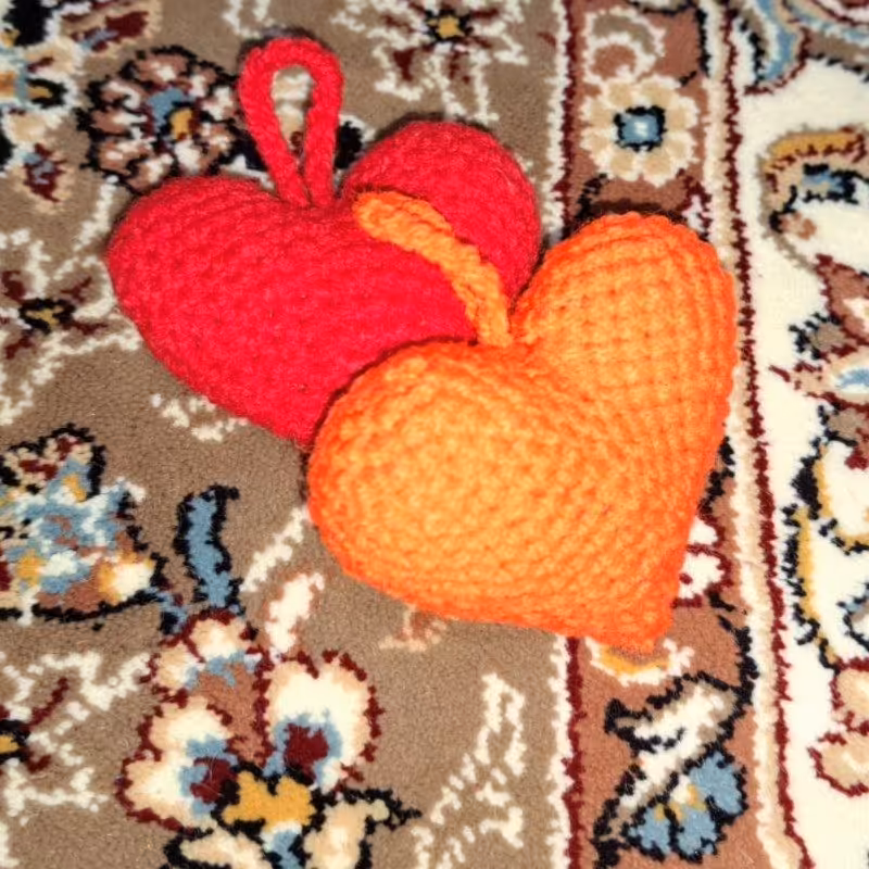 آویز بافتنی قلب