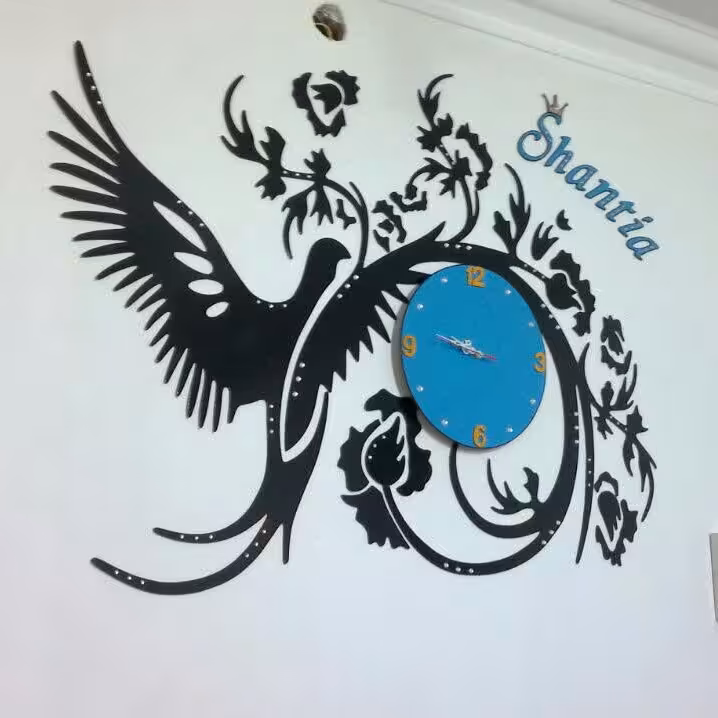 ساعت زیبای سیمرغ