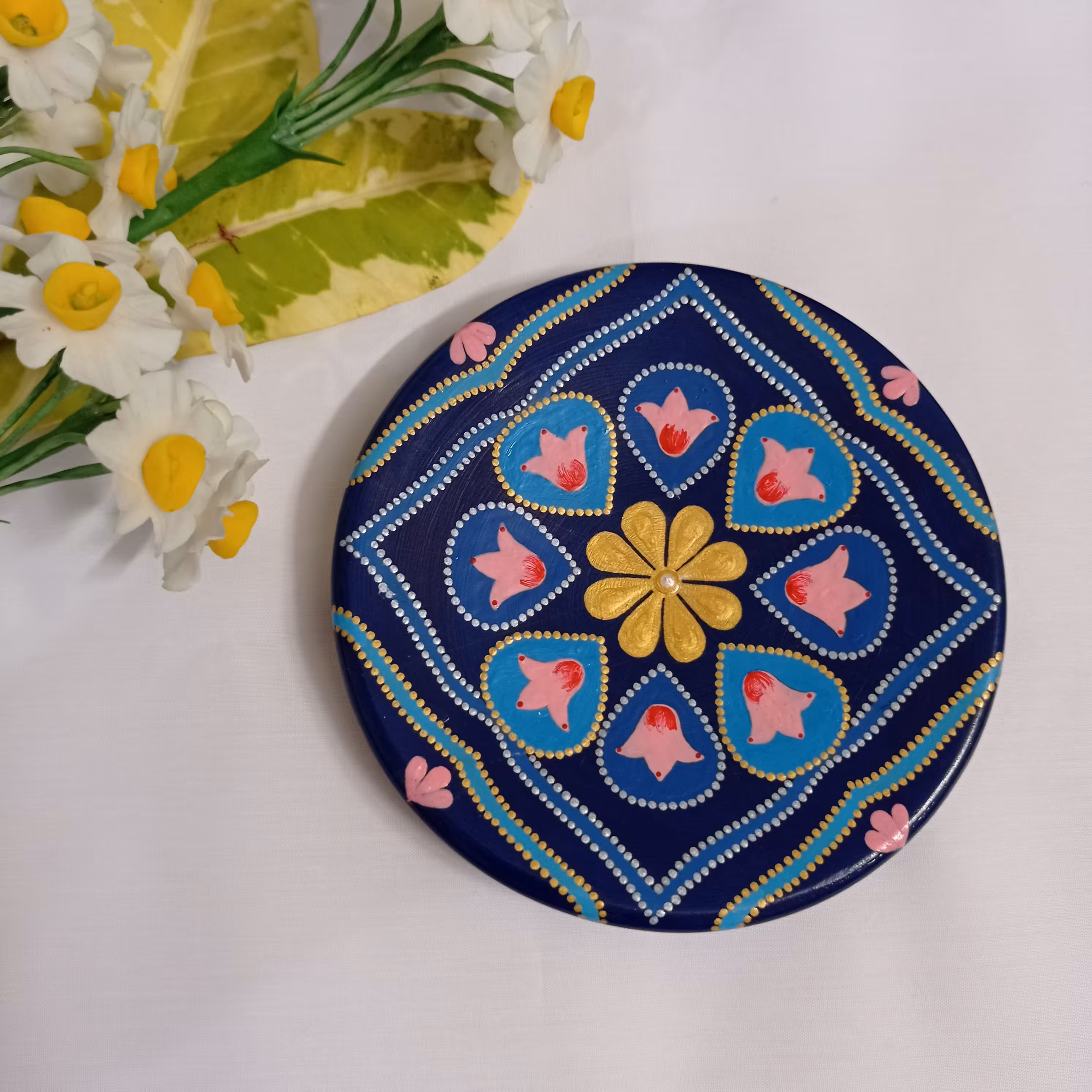 بشقاب دیوار کوب سفالی 