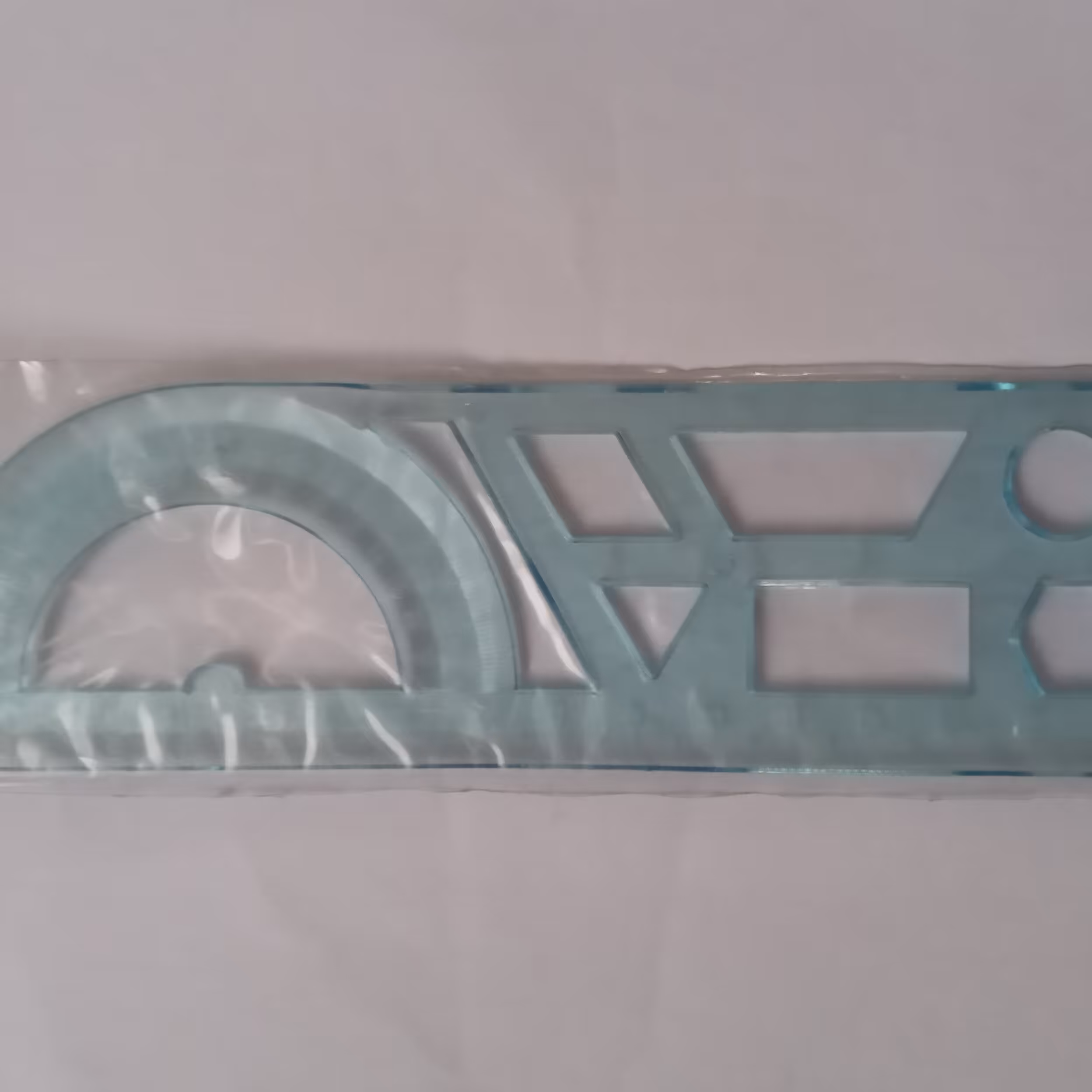 خط  کش  طرح دارهندسی