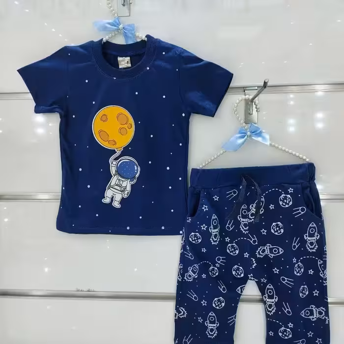 ست تیشرت و شلوارک فضانورد (شلوارک زیر زانو) 50, 55