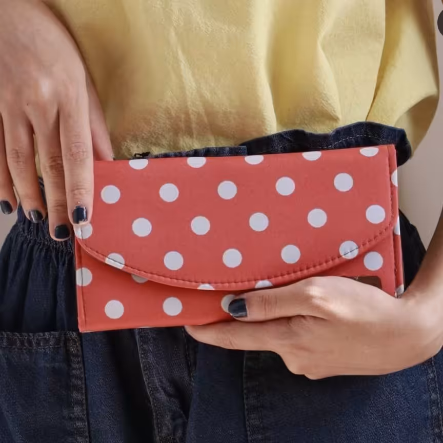 کیف پول دارای آینه