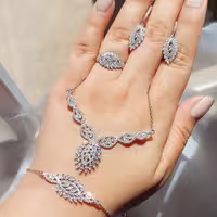 سرویس زنجیری جواهر نقره عیار925 روکش طلا سفید رنگ ثابت فاکتور معتبر شرکتGta