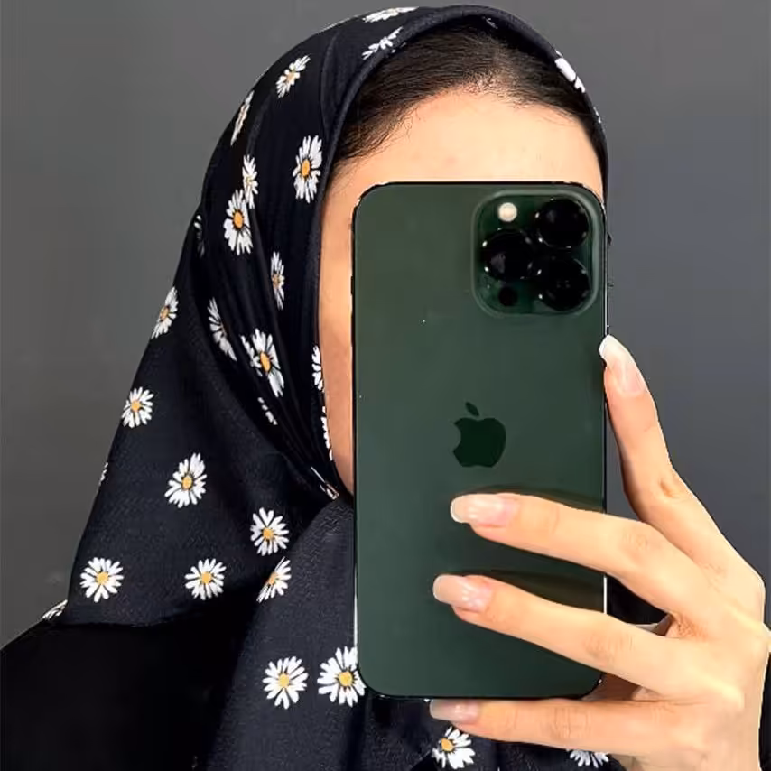 باندانا یا مینی اسکارف نخی طرح گل بابونه زمینه مشکی ارسال رایگان 