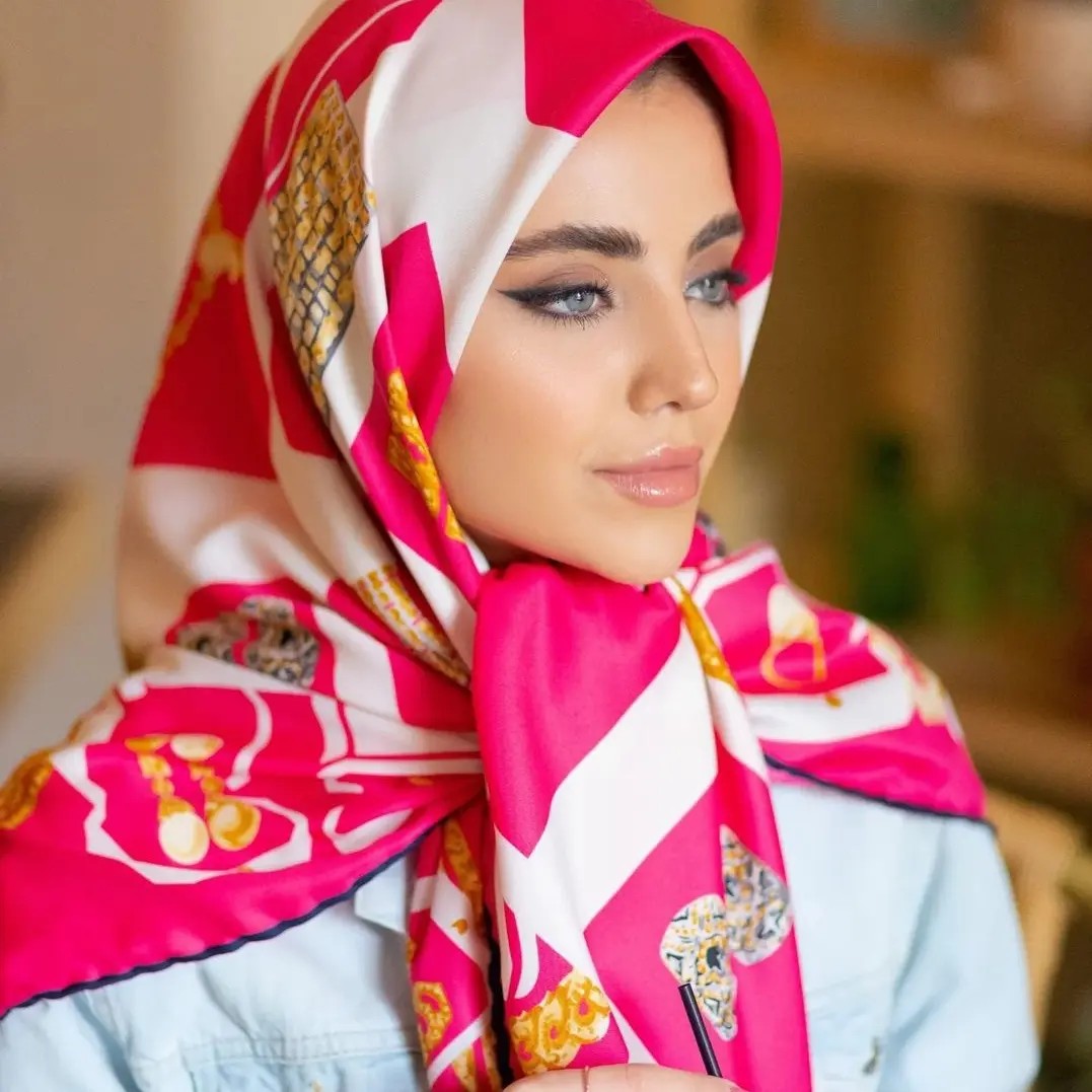 روسری ابریشمی صورتی وسفید