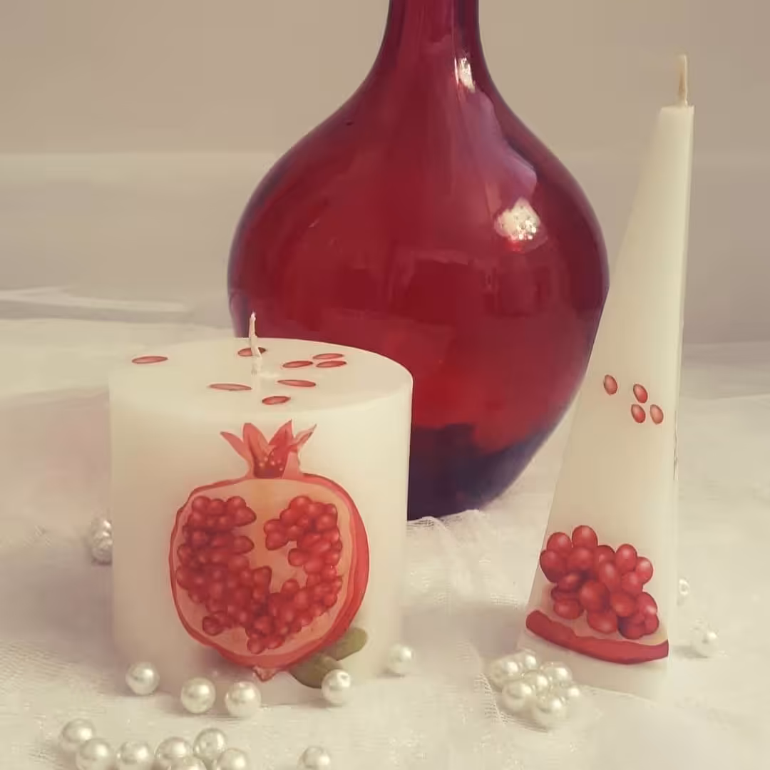 شمع هرمی و استوانه ای با  طرح انار مناسب برای شب یلدا با سوخت عالی