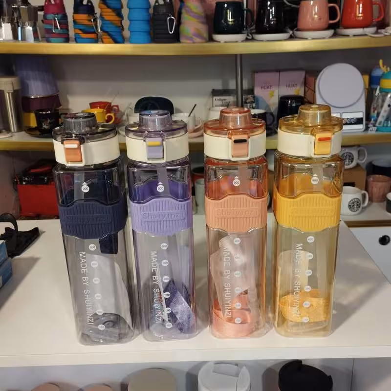 قمقمه 900 میل یا بطری بنددار دورسیلیکونی وارداتی بدنه مقاوم و با کیفیت حجم 900 میل 