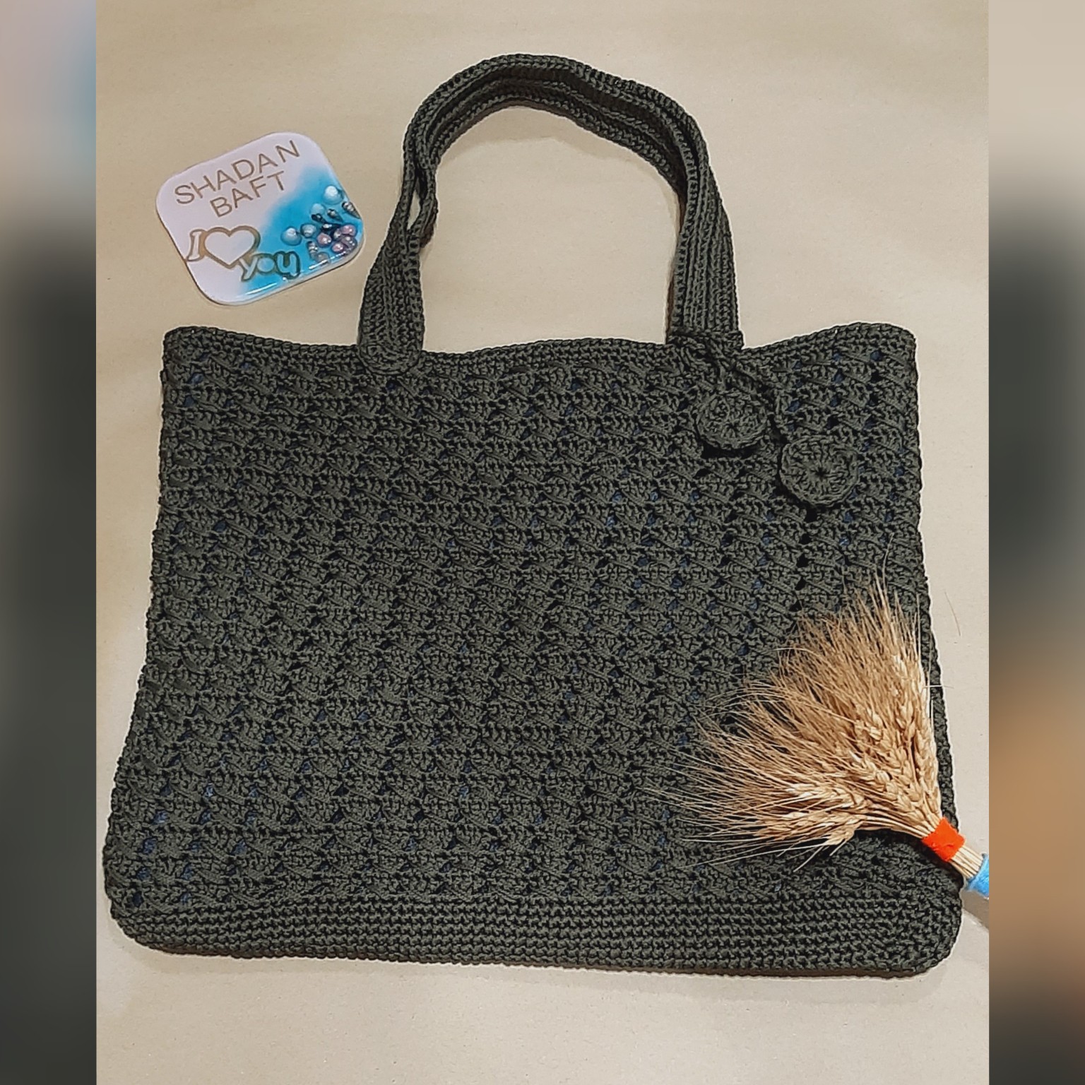 کیف کجراه زیبا و سبک و حسابی حسابی جادار هست وهمیشه و همه جا کاربرد داره