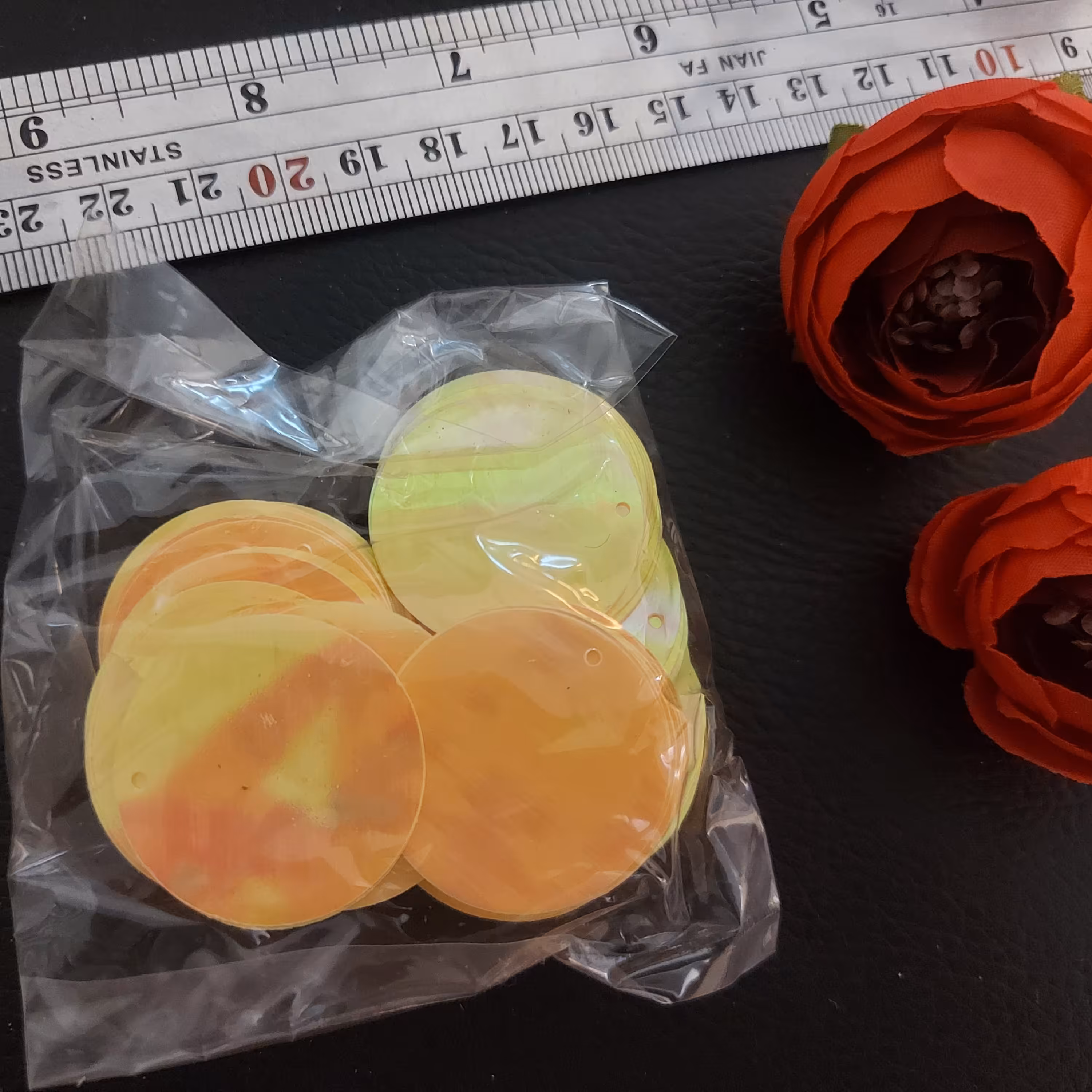 پولک شاین زرد رنگ 3 سانتی بسته های 40 عددی