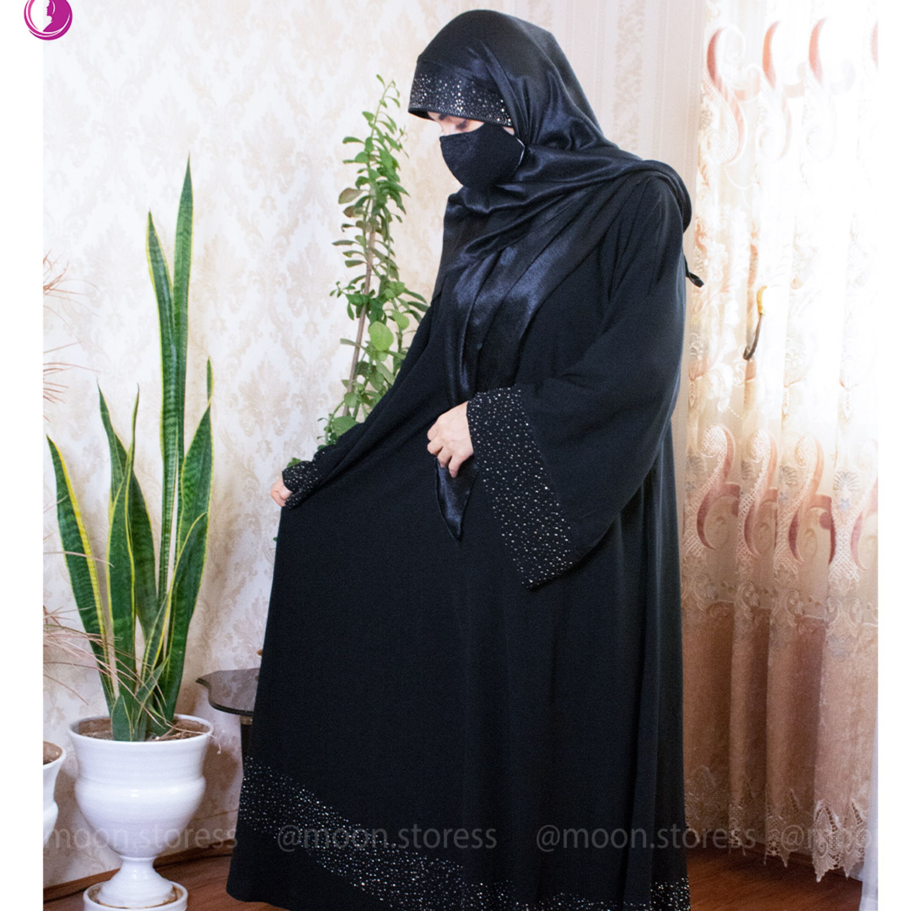 عبا تمام نگین مشکی با کیفیت عالی و خاص و زیبا