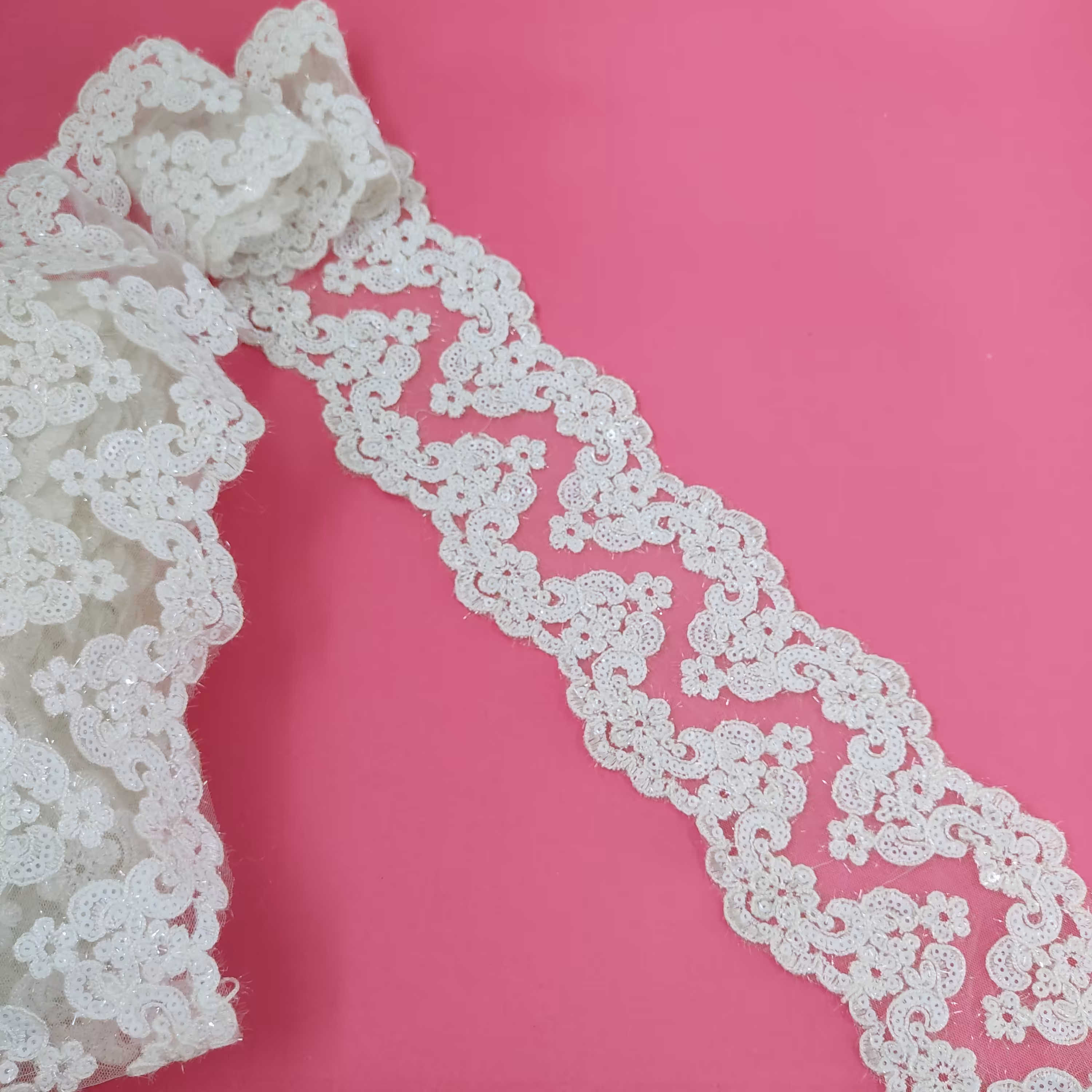 نوار دانتل لمه دار پولکی