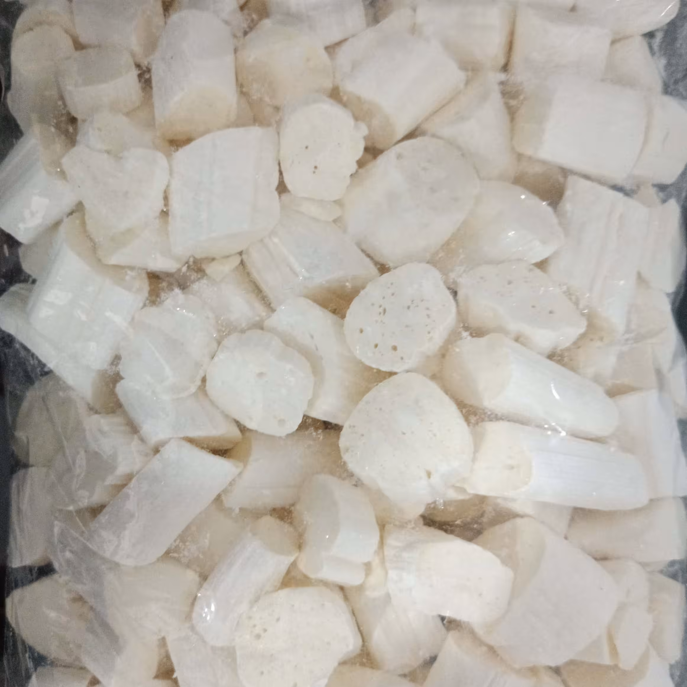 نقل ساده و طعم دار با بسته بندی های  نیم کیلویی