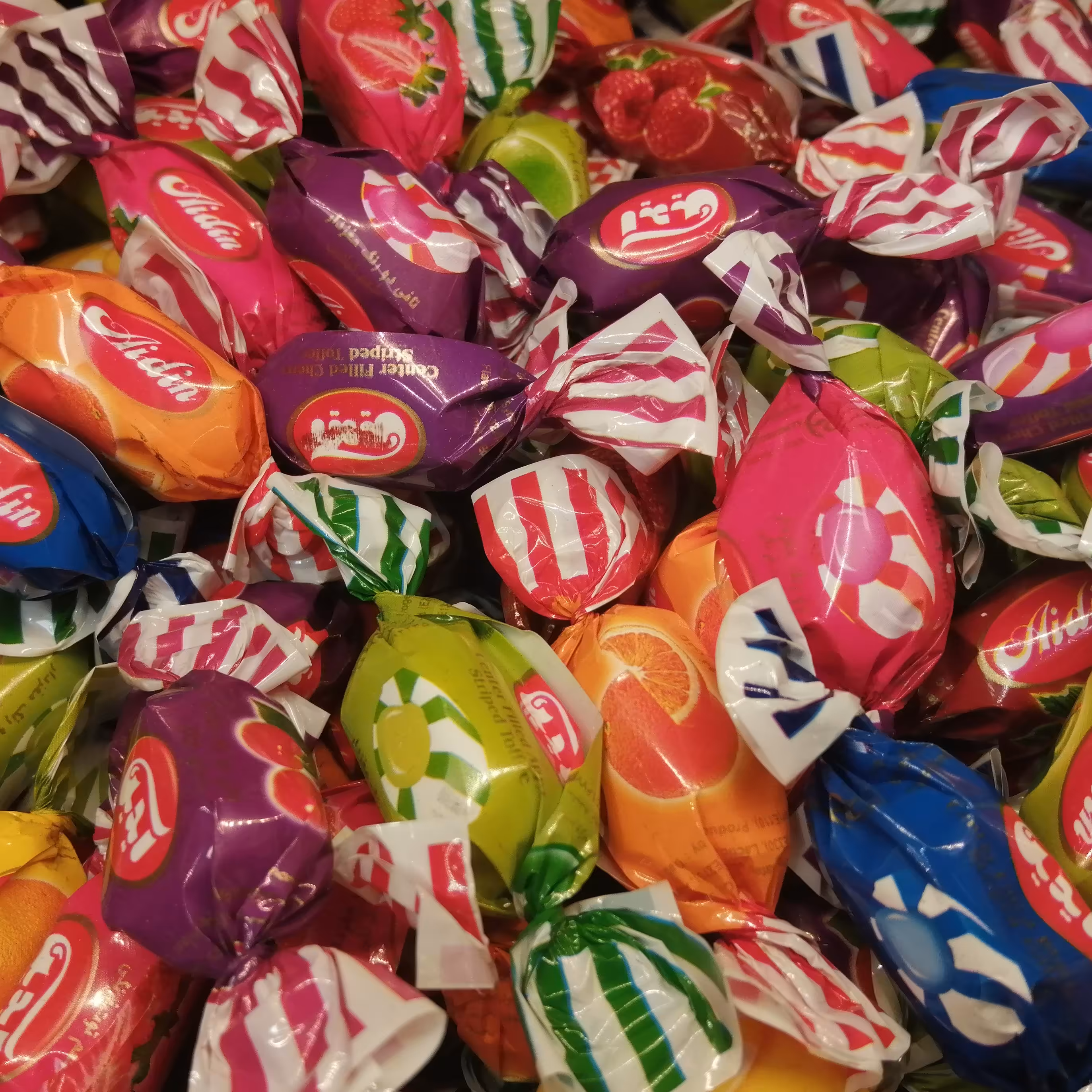 شکلات میوه ای داخل کرمی 