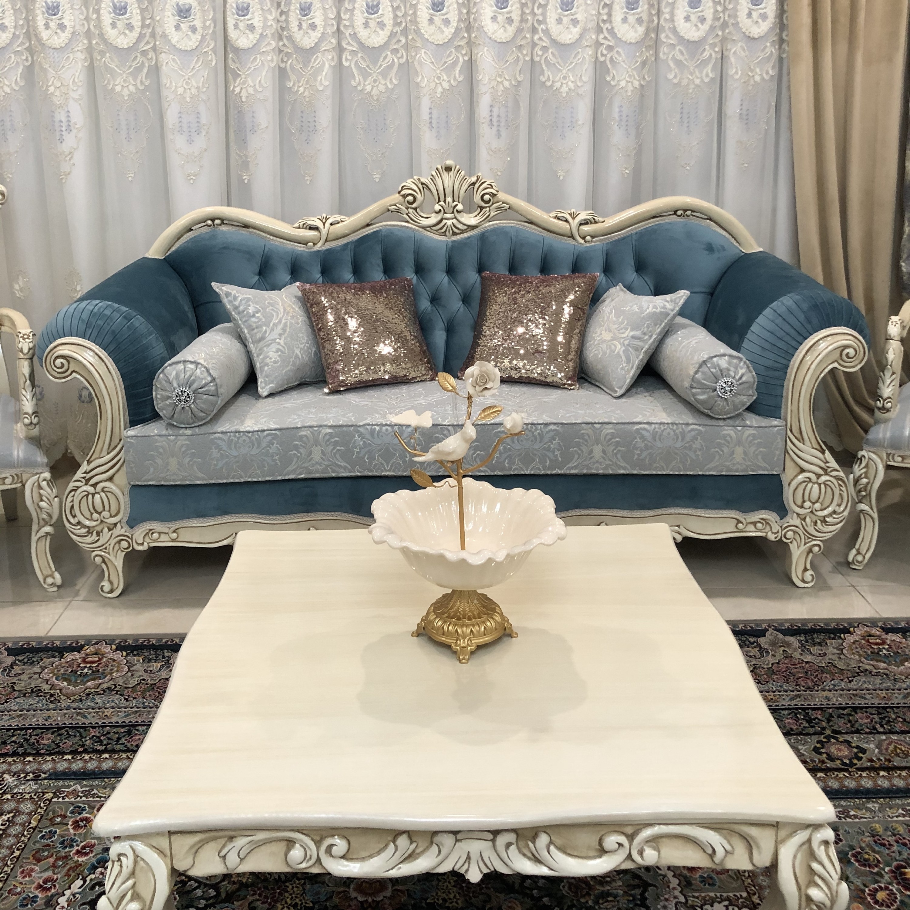 مبل کلاسیک مدل چپندر ست 7 نفره ،چوب توسکا با بهترین کیفیت فوم سرد و اسفنج 30 کیلویی تنوع در رنگبندی چوب و پارچه