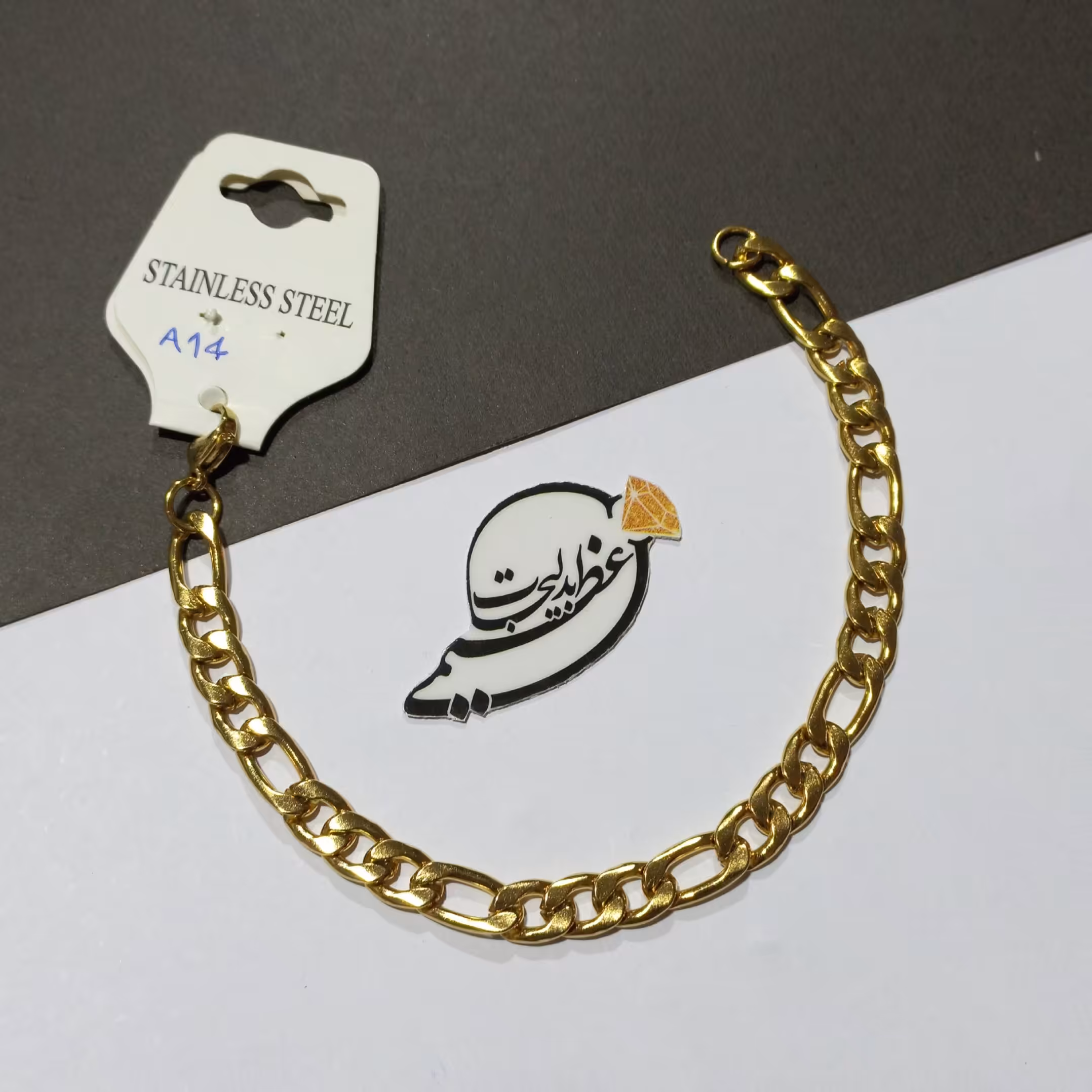 دستبند کارتیر طلایی استیل رنگ ثابت درجه یک بسیار زیبا با آبکاری فوق العاده قوی و عالی کدA14