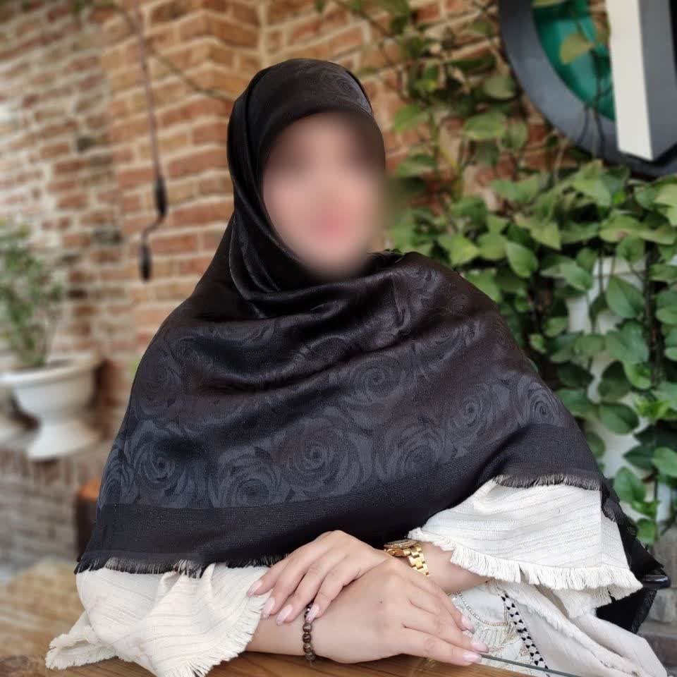 روسری نخ ابریشم ژاکارد دورو لمه دار مشکی در 5 طرح