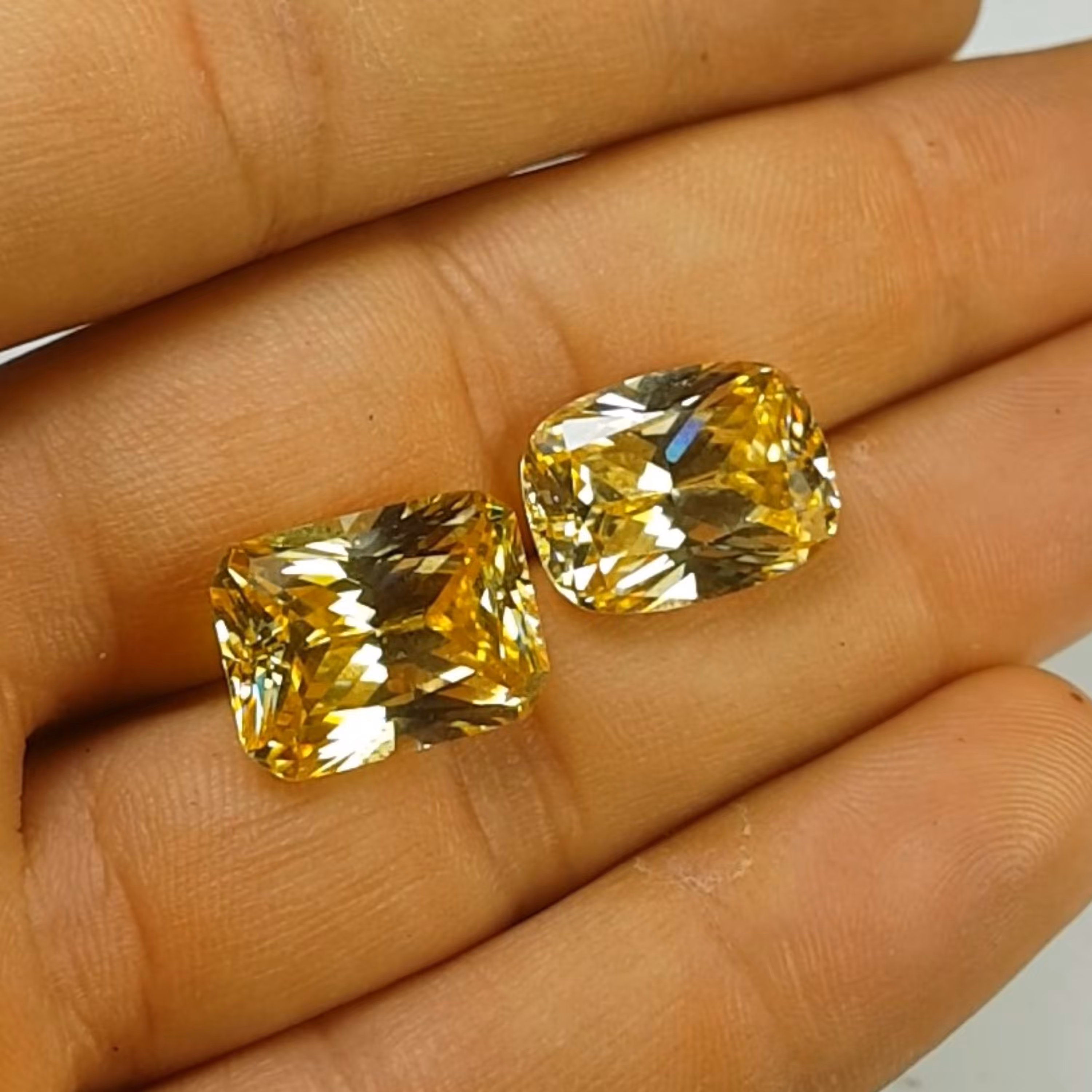 نگین های زیرکن