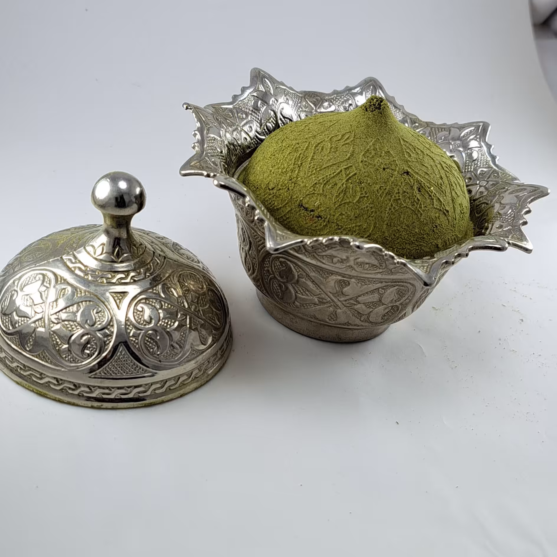 بهبود دهنده گیاهی آرامبخش،ترکیبی بسیار موثر و خوش عطر  برای افراد استرسی