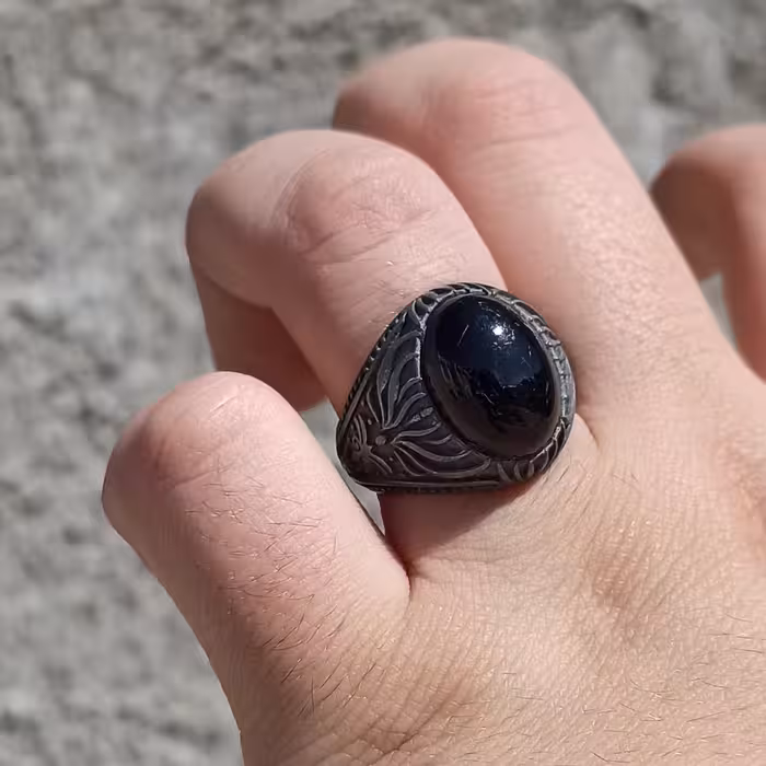 انگشتر عقیق سیاه اونیکس زیبا .