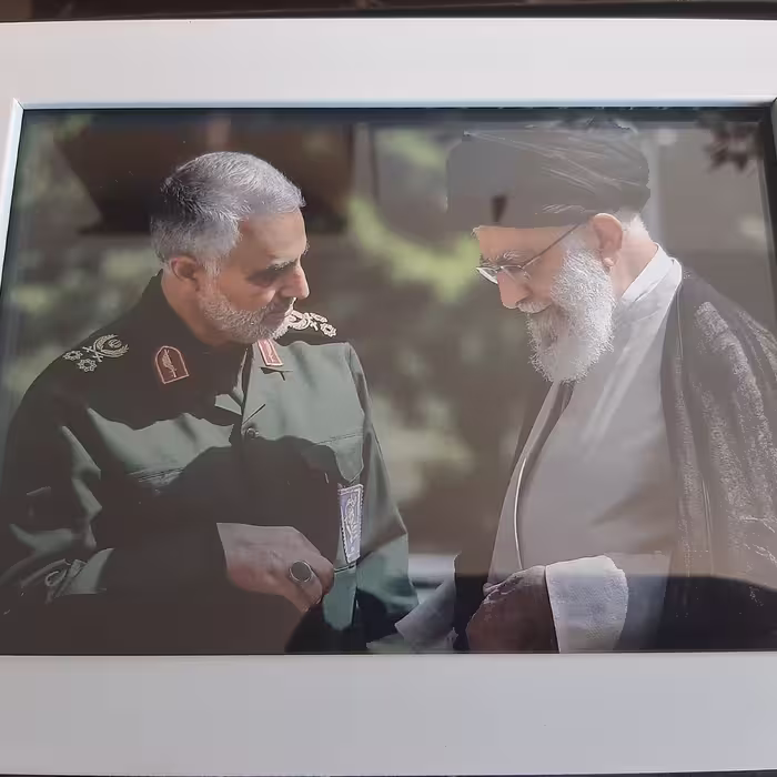 تابلو عکس سردار و رهبری