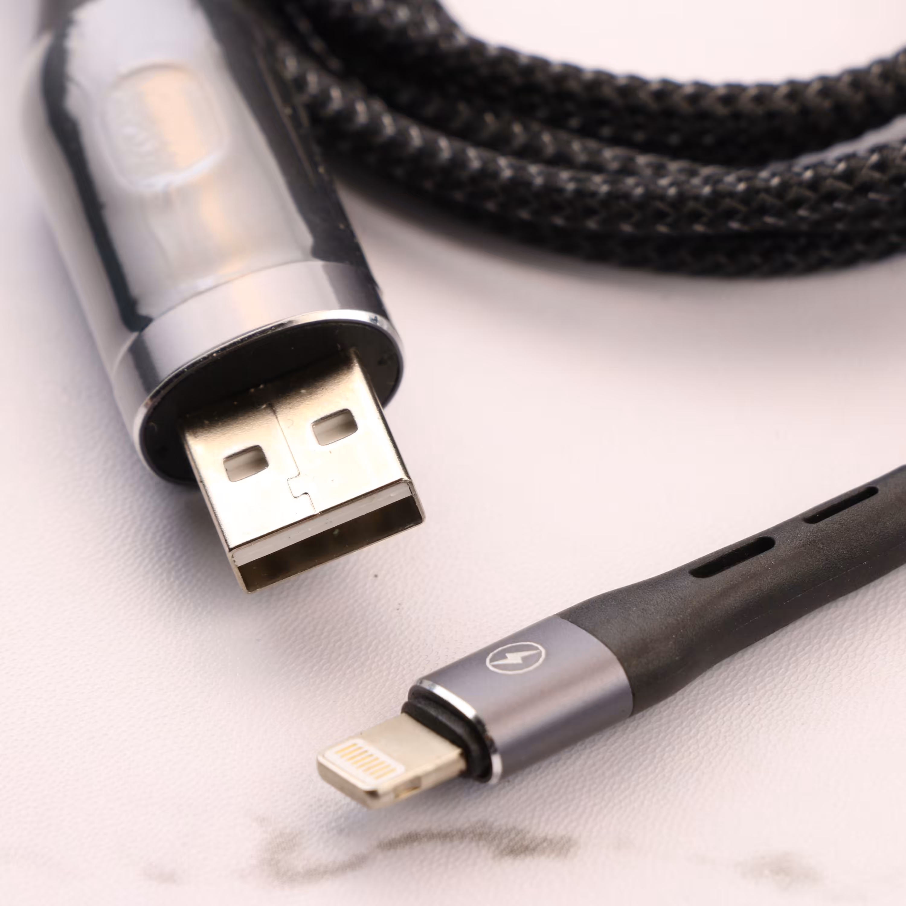 کابل شارژ  کنفی لایتنینگ  دارای نمایشگر هوشمند مدل RC-096i  ریمکس اصل