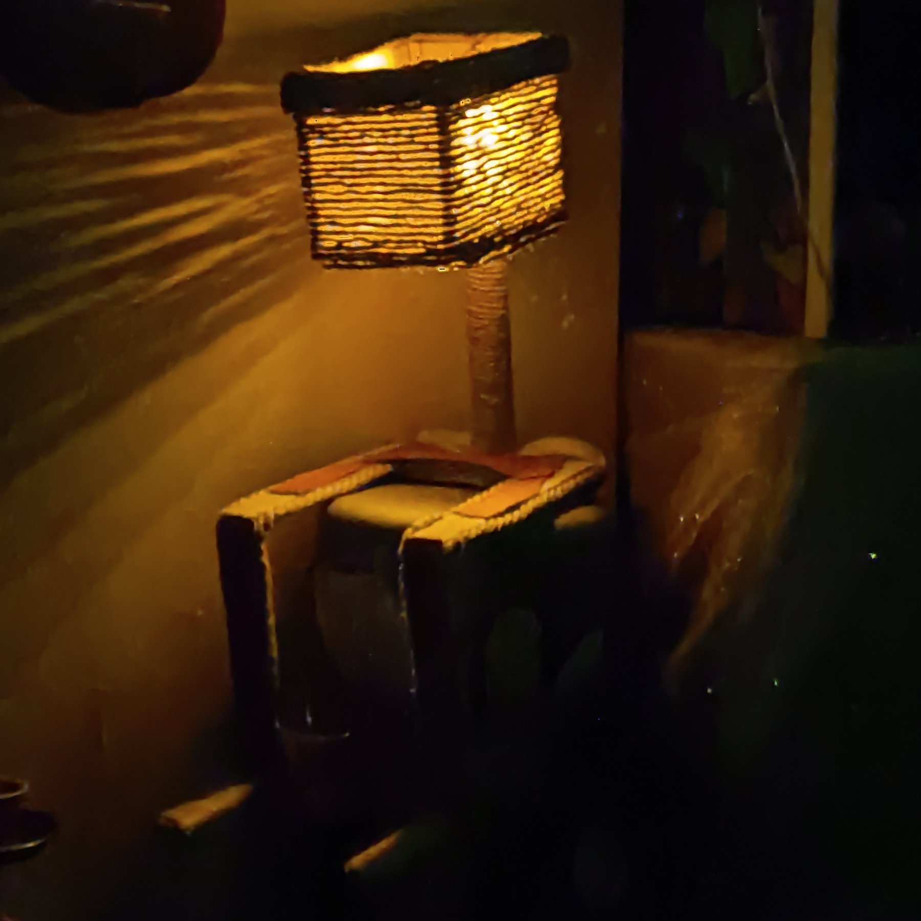 نور و آباژور