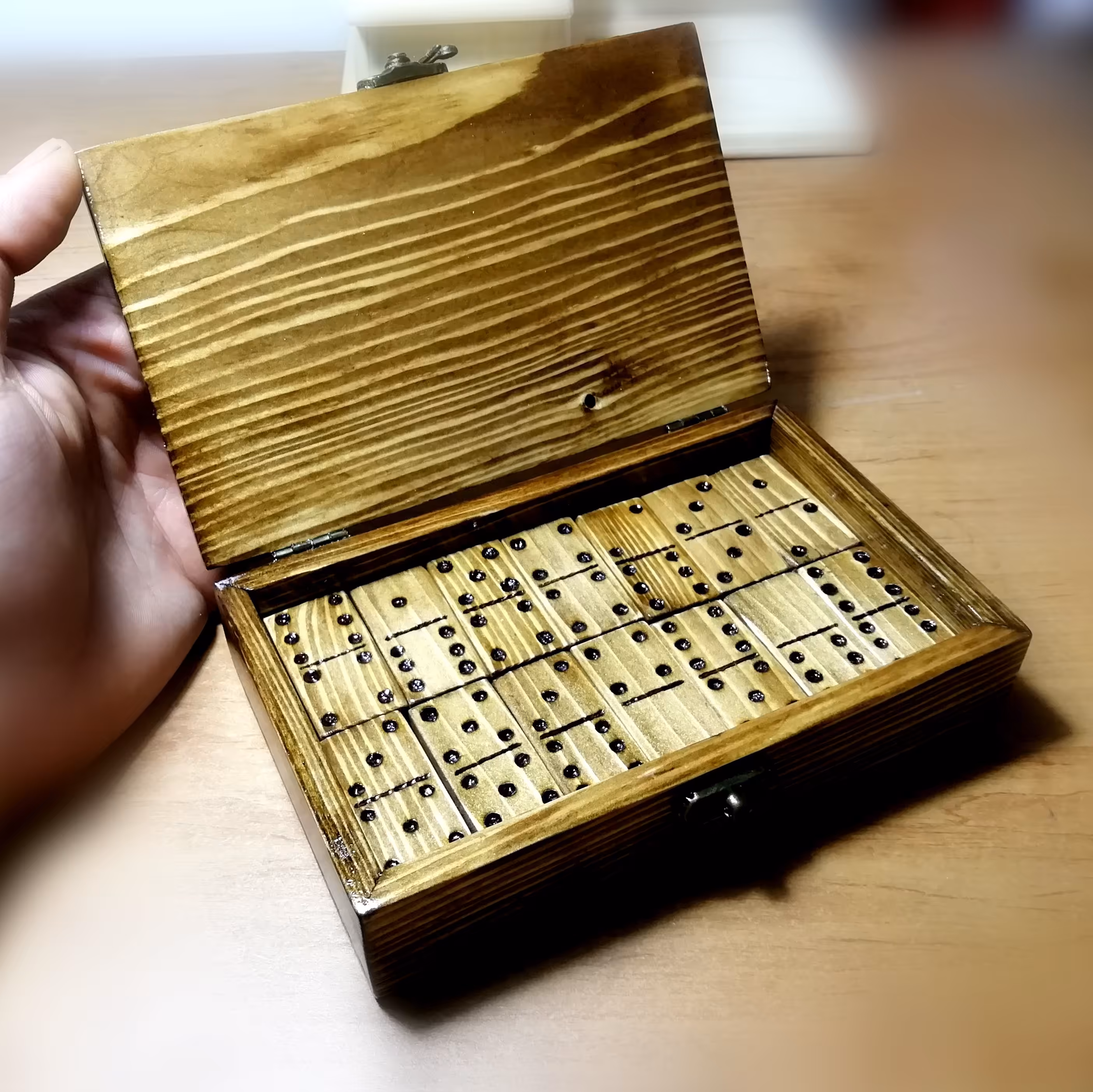 دومینو بازی جذاب تمام سنین 