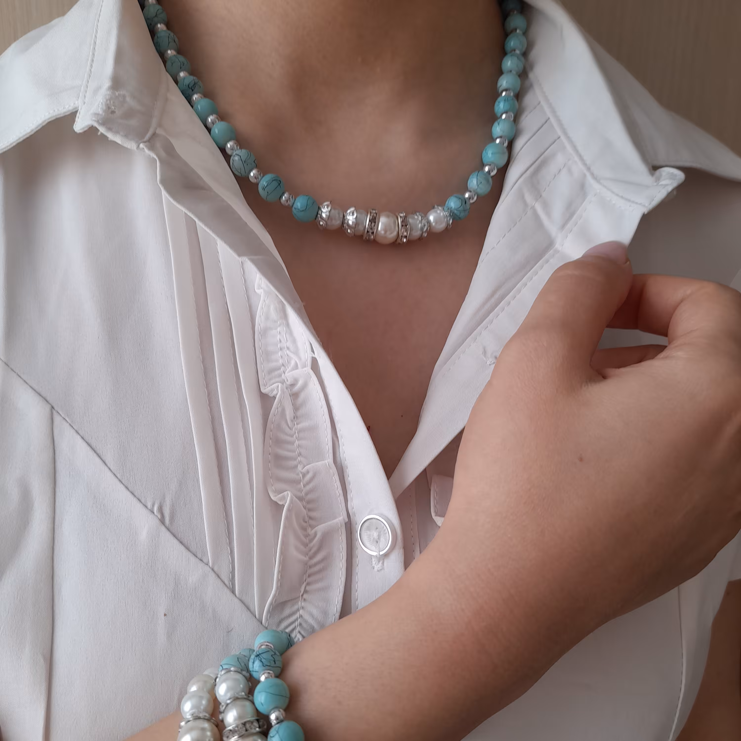 گردنبند و دستبند زیبا با سنگ فیروزه آفریقایی ساخته شده با متریال عالی و با کیفیت قابل سفارش با سنگ و طرح مورد نظر شما 