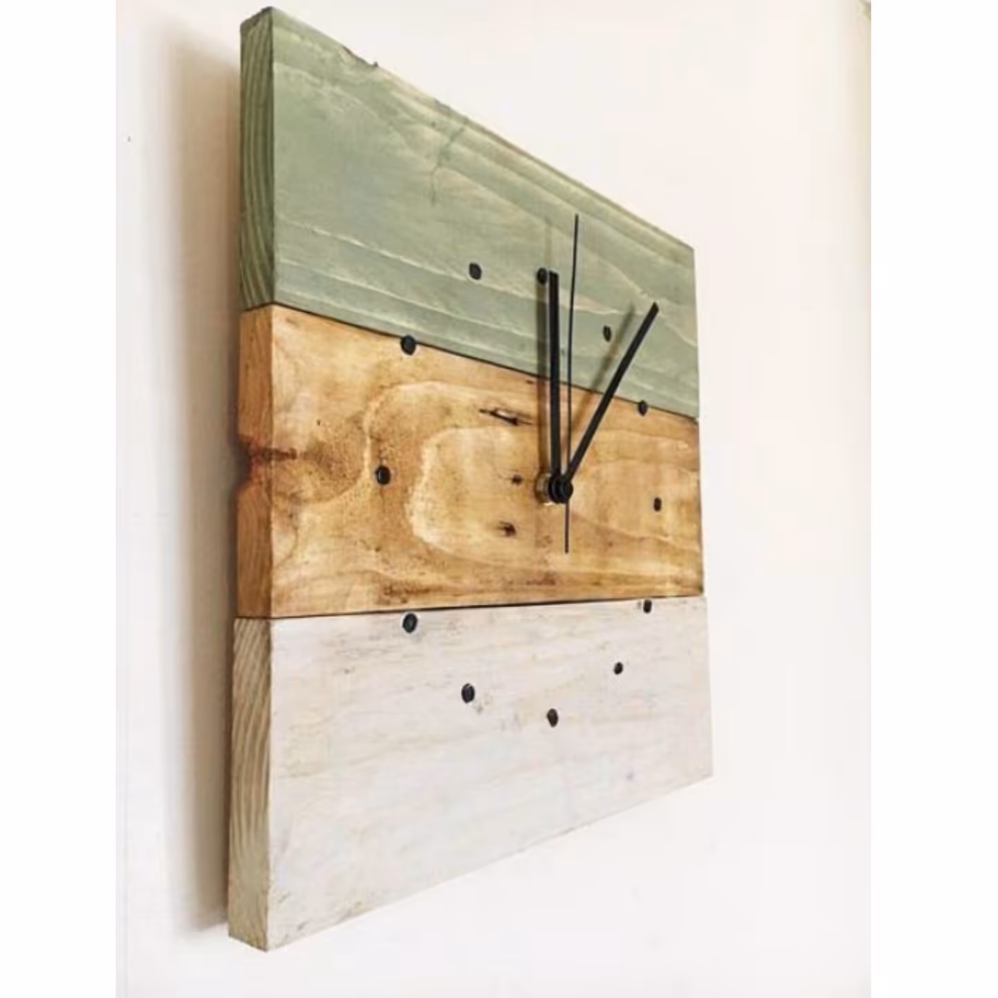 ساعت دیواری چوبی مدل H1