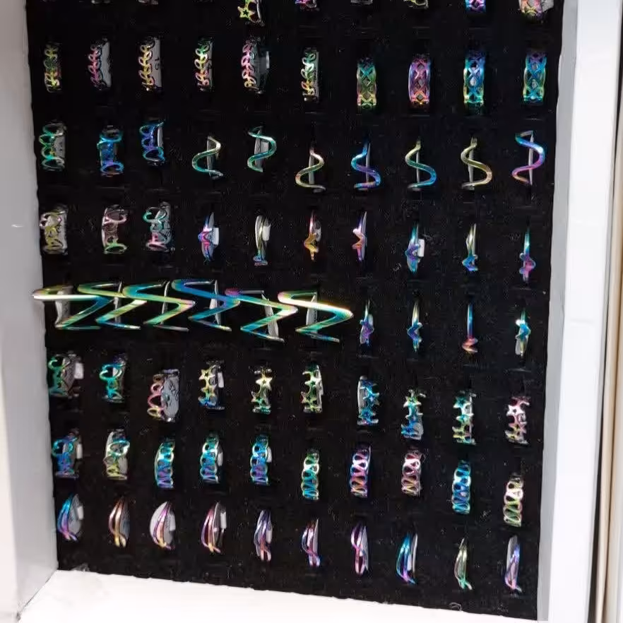 بند انگشتی کد11089طرح طلا.رنگ هلوگرامی.استاینلس استیل.آبکاری طلا.رنگ ثابت.ضدحساسیت