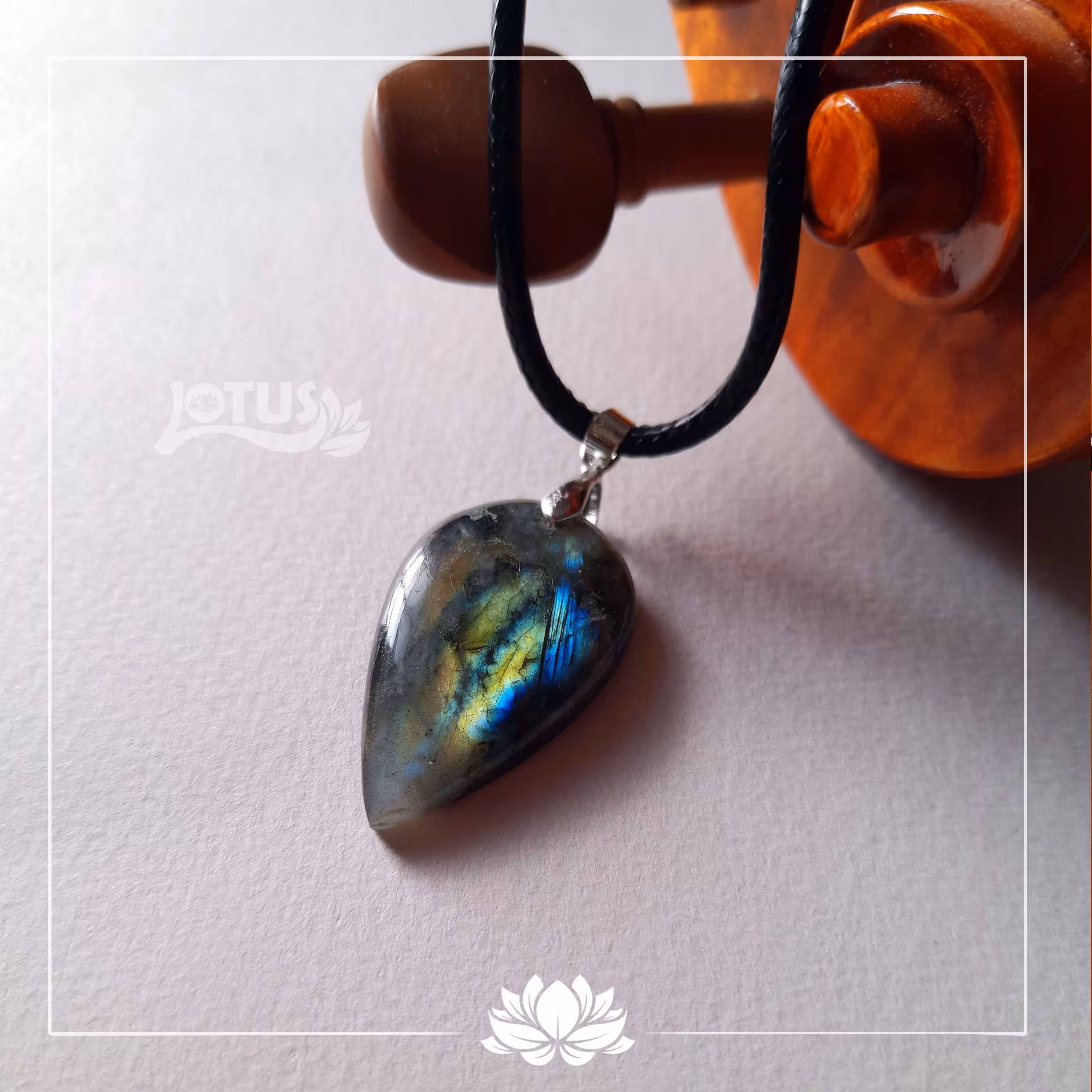 گردنبند سنگ لابرادوریت معدنی هدیه ای خاص 