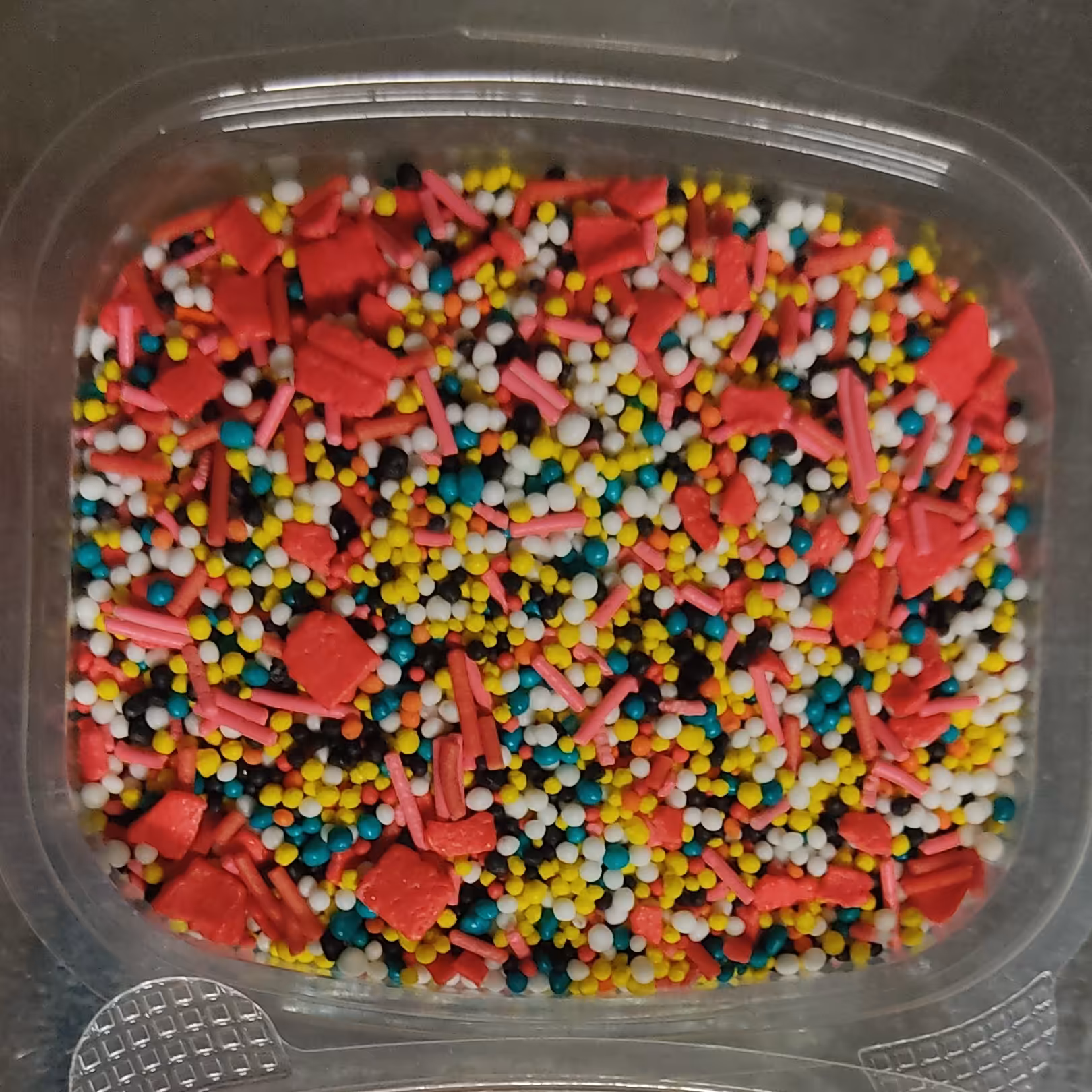 ترافل توپی  مخلوط رنگی و ساده هر کدام 12000 تومان