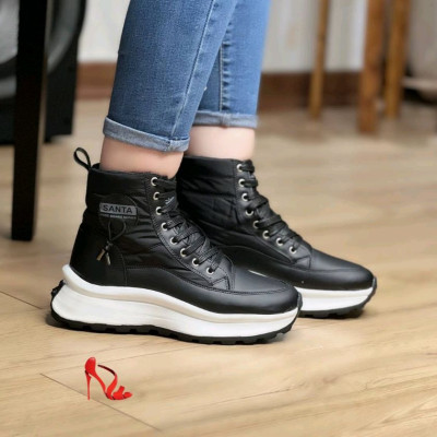 کفش کتانی ساقدار