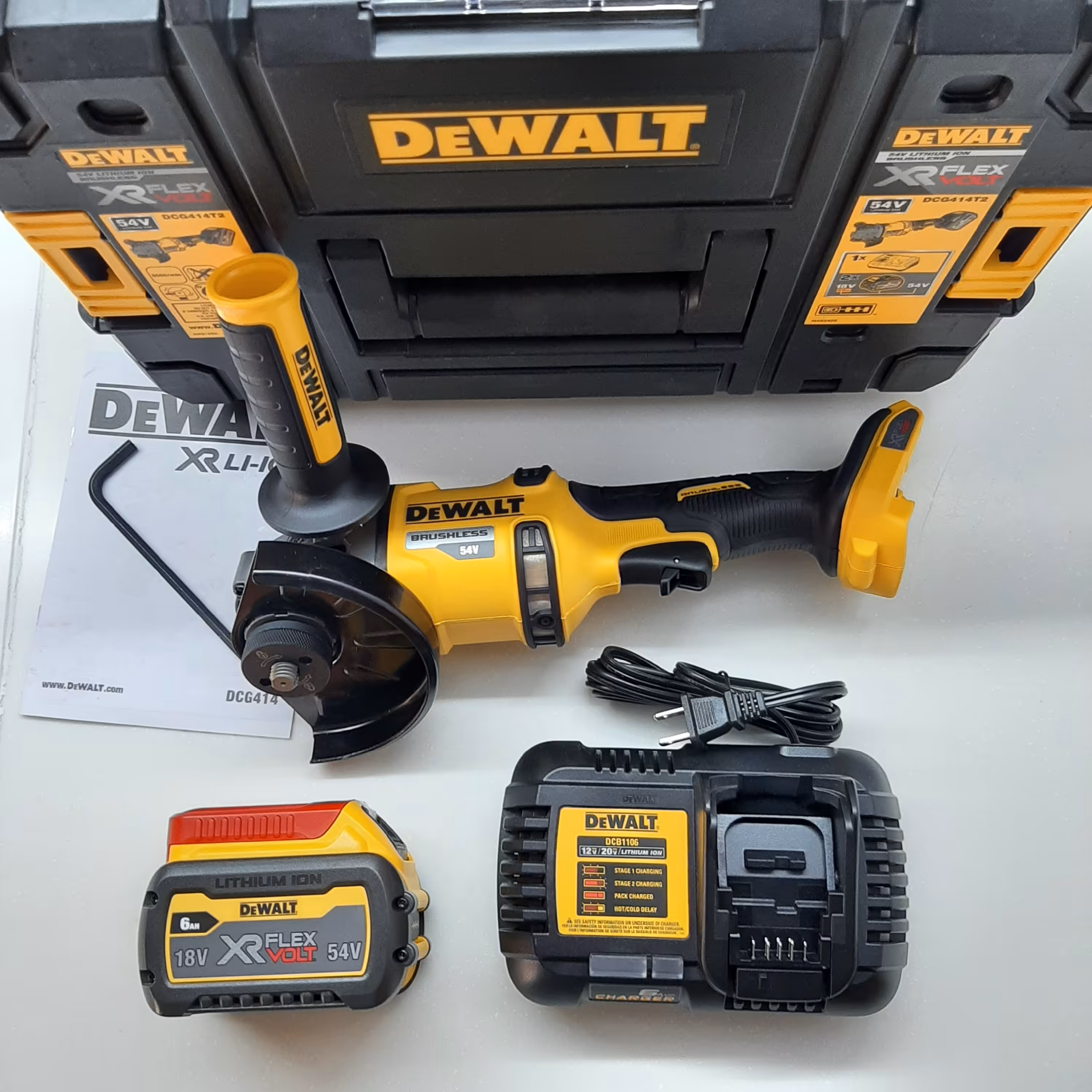 مینی فرز شارژی دیوالت مدل dcg414t1