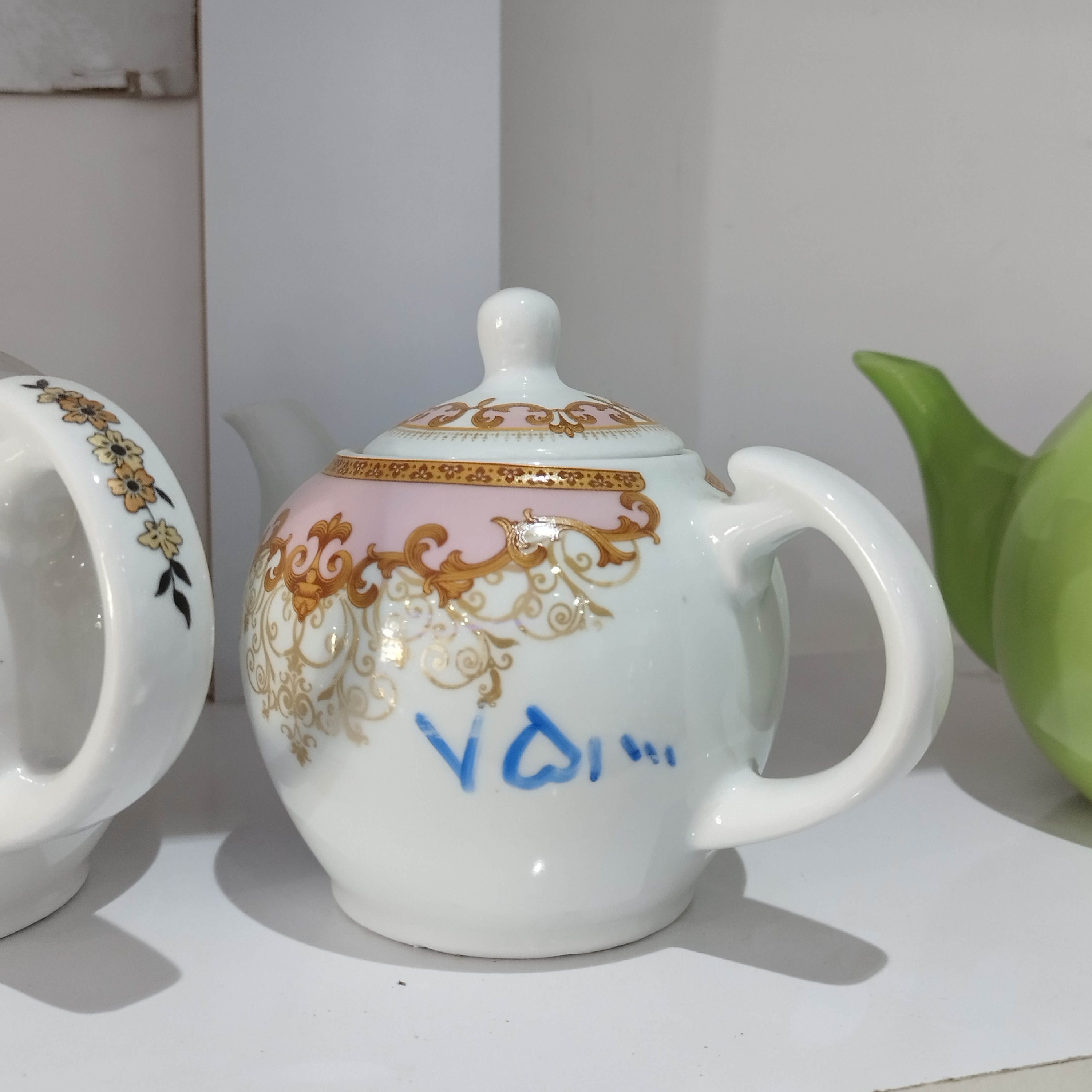 قوری چینی درجه یک ،تک رنگ و جذاب ،مناسب دو نفر