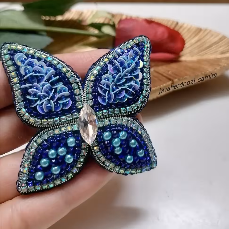 گلسینه جواهردوزی طرح پروانه