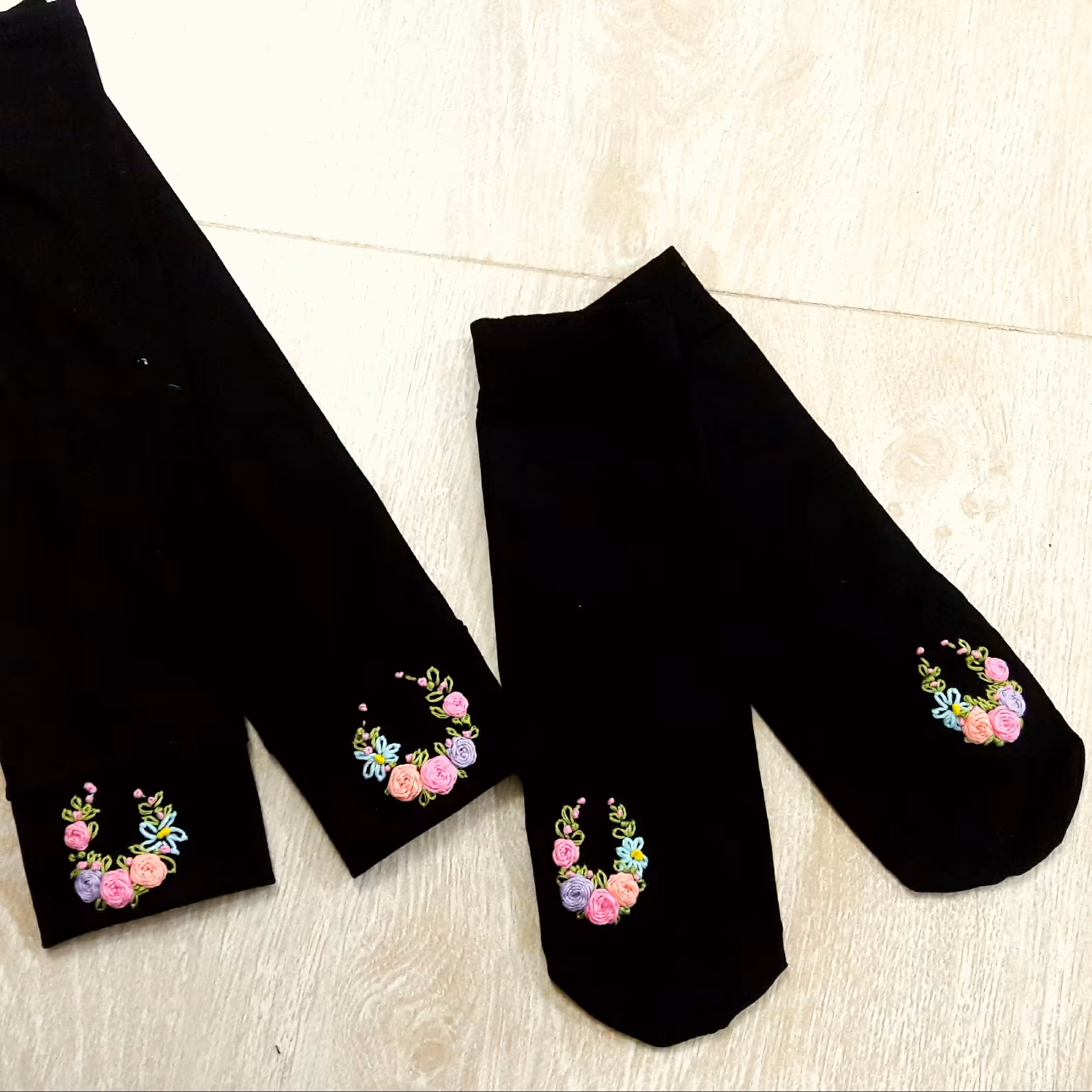 ست گلدوزی جوراب و ساق دست مجلسی