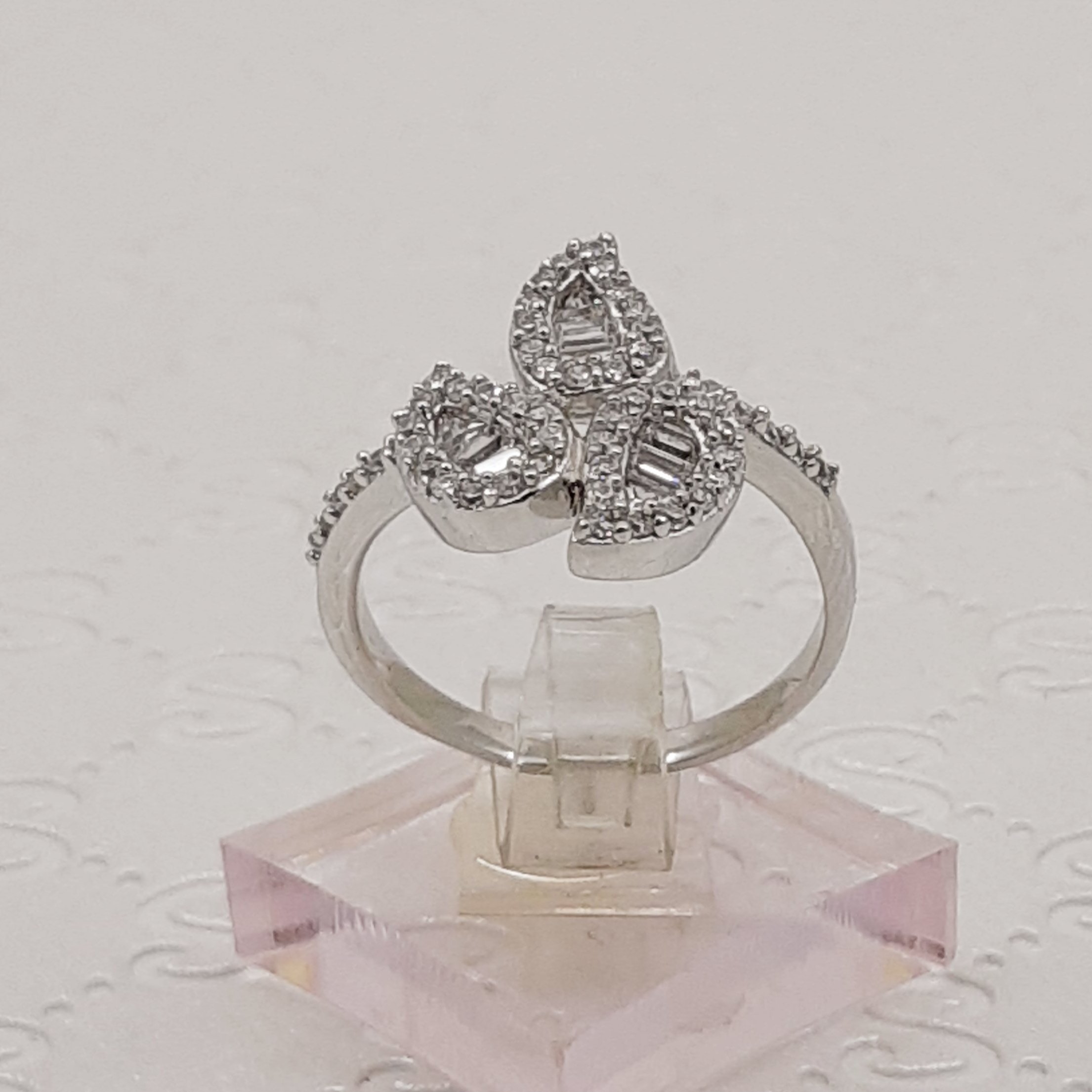 انگشتر نقره زنانه ظریف و زیبا