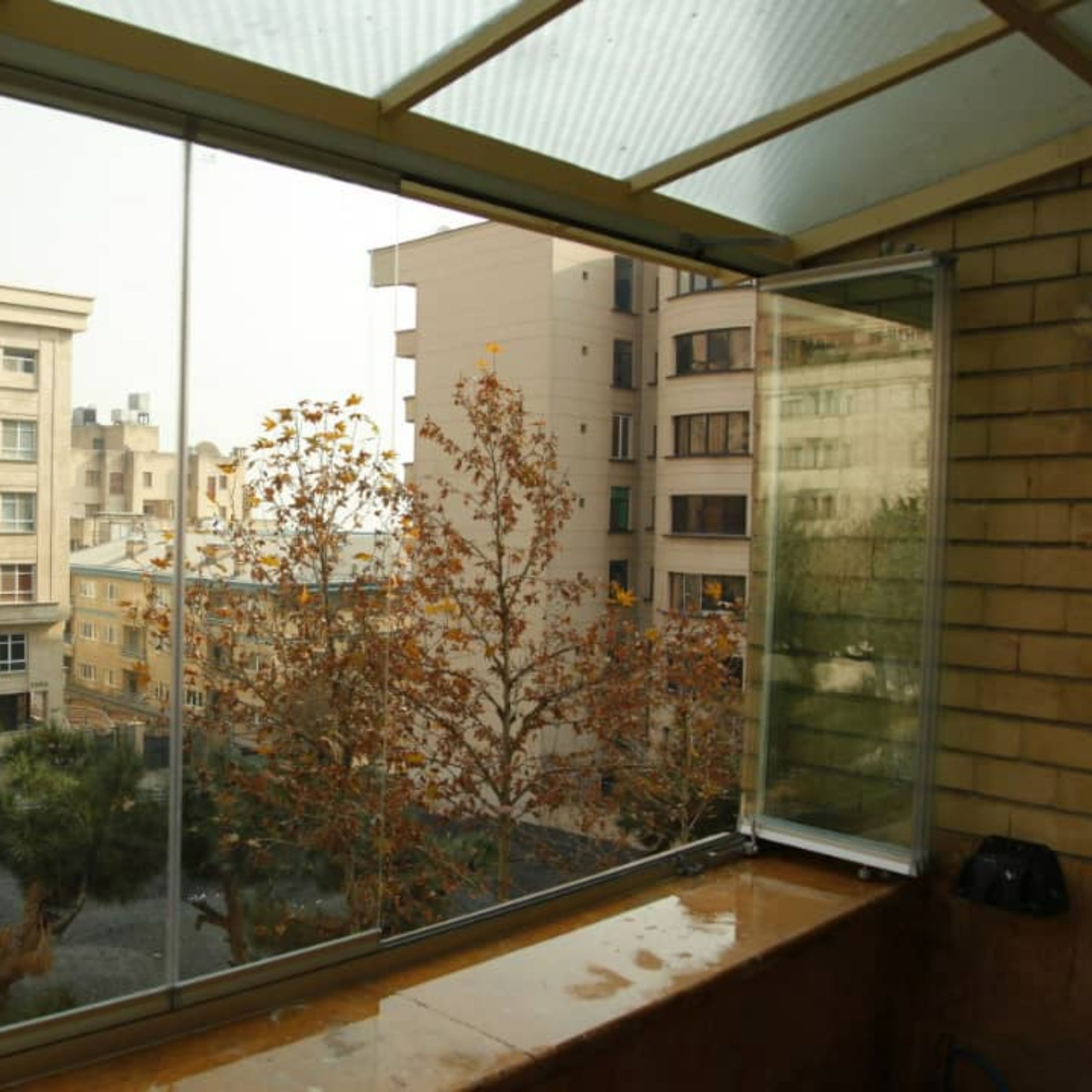 پارتیشن شیشه ای و شیشه های بالکنی
