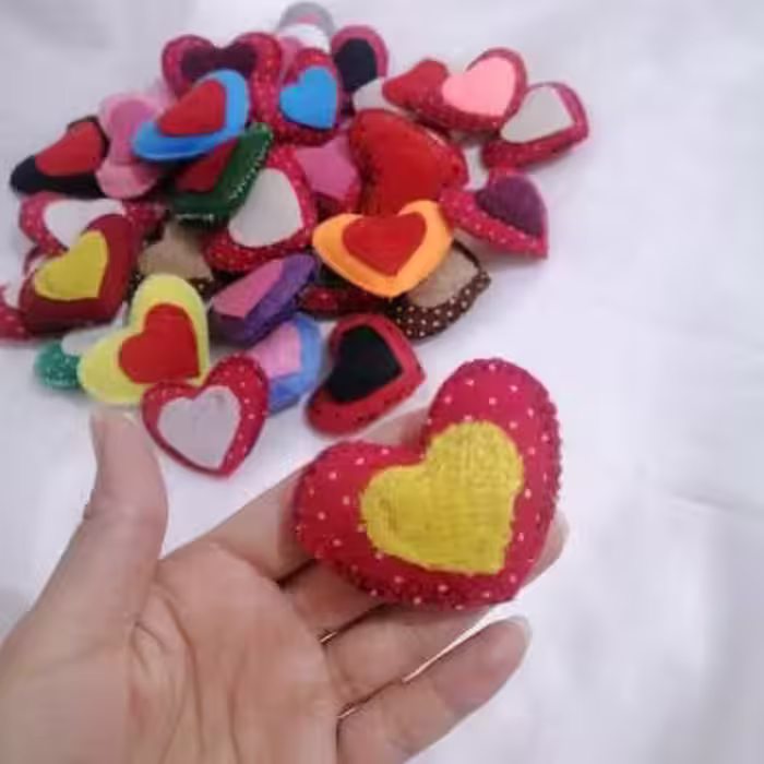 گیفت قلب نمدی رنگی پک 20 عددی مناسب تزئین