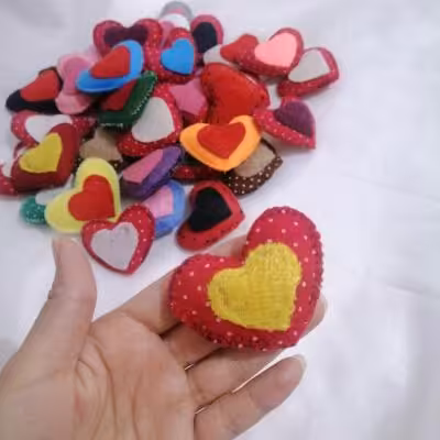 گیفت قلب نمدی رنگی پک 20 عددی مناسب تزئین