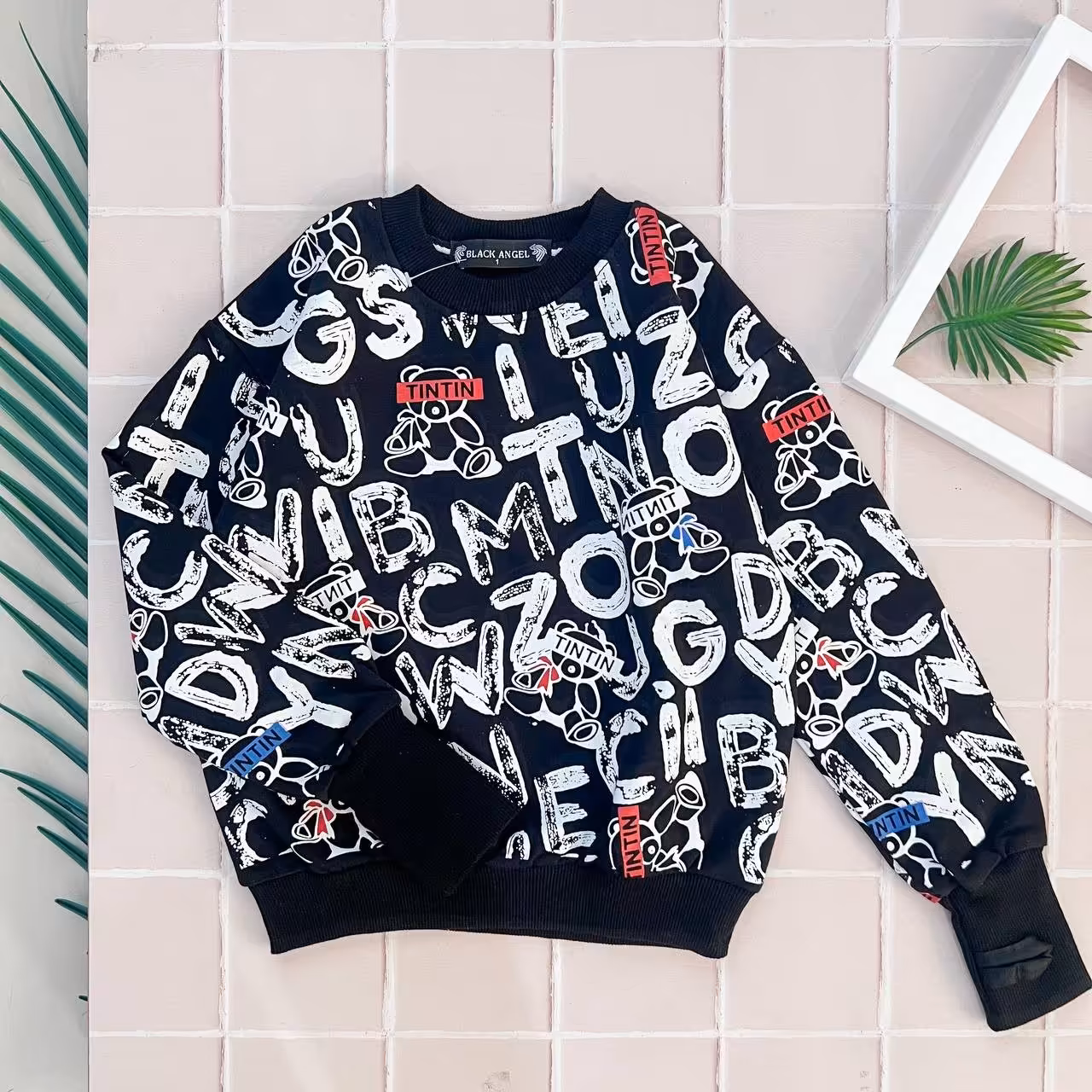 کراپ اسپورت هم پسرونه هم دخترونه آستین فینگردار  تنخور لش جنس دورس دو نخ رنگ مشکی و کرم کاراملی  