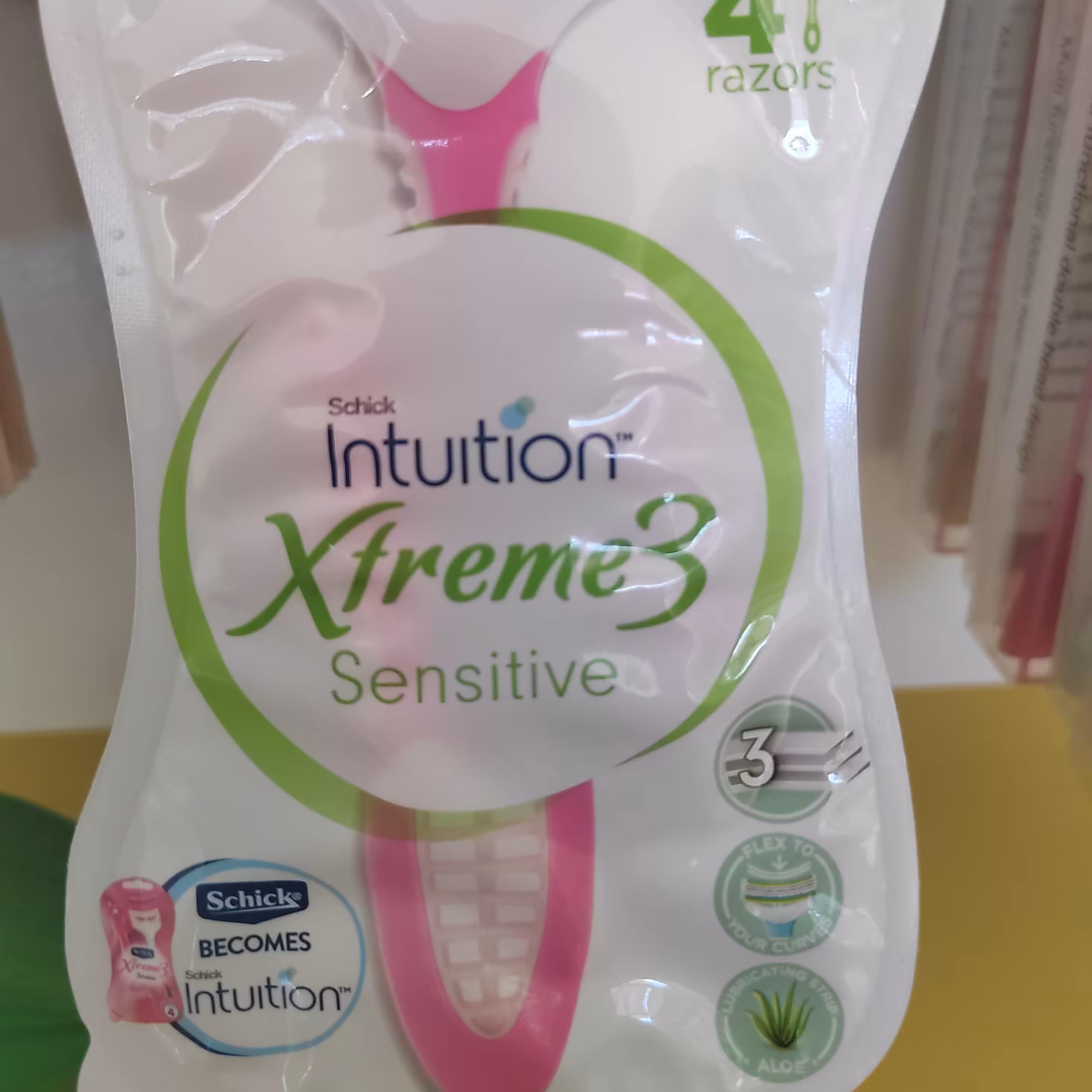 ژیلت  Intuition xtreme3 sensitive