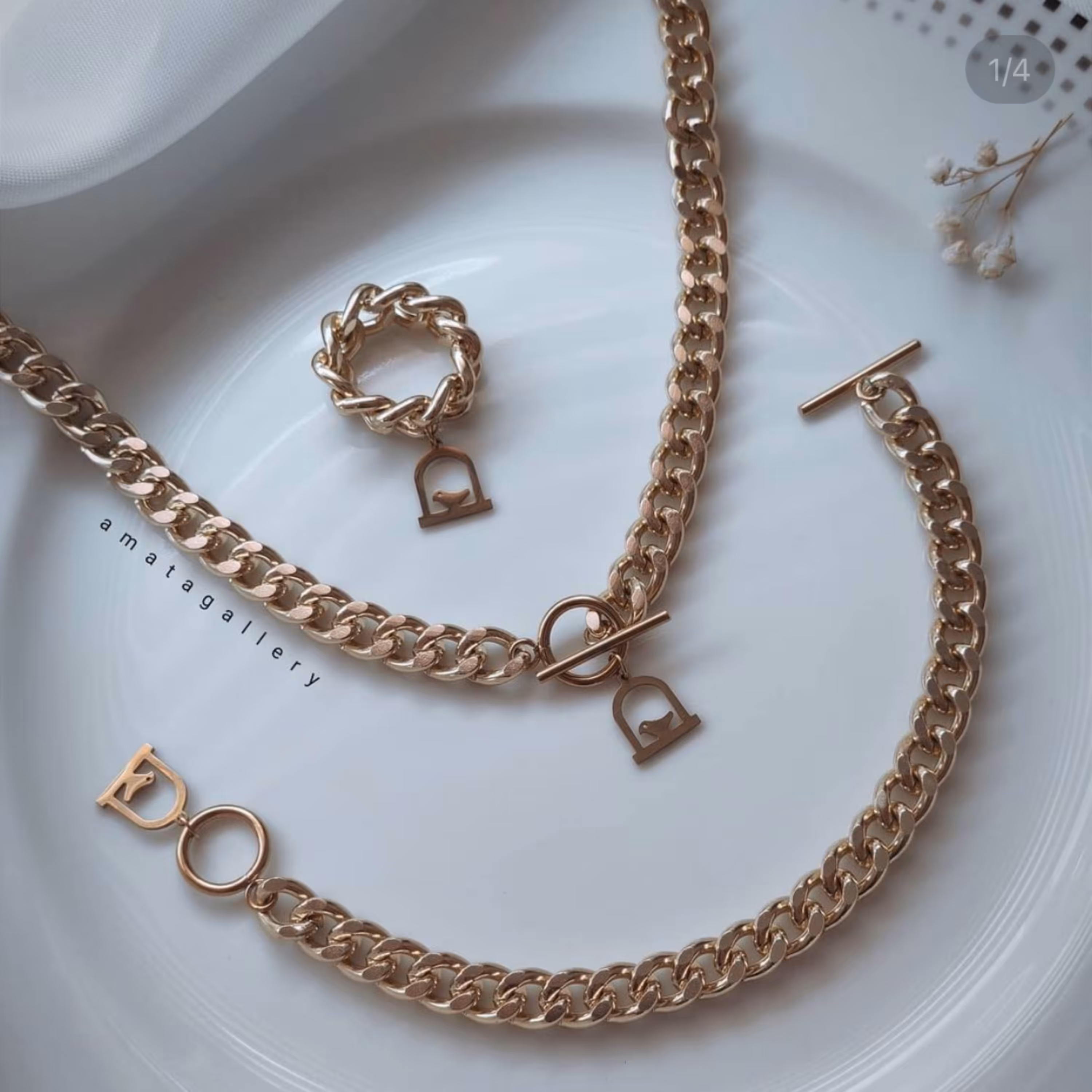 ست کارتیر با آویز مرغ آمین