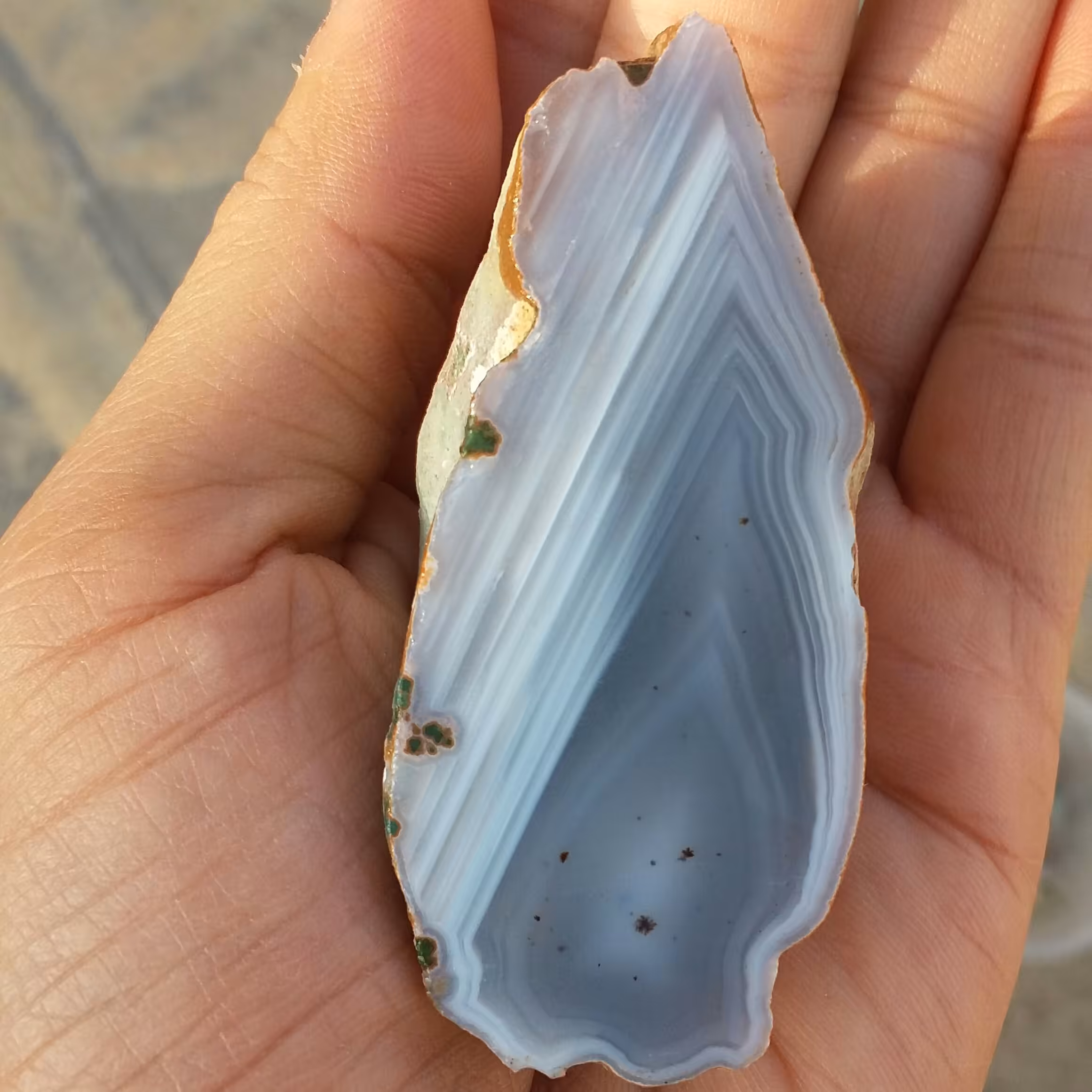 اسلایس سنگ راف عقیق سلیمانی 3بعدی به همراه شجر قاصدکی محشر شاهکار خلقت کاملا طبیعی
با قابلیت ساخت چند نگین فوق العاده
