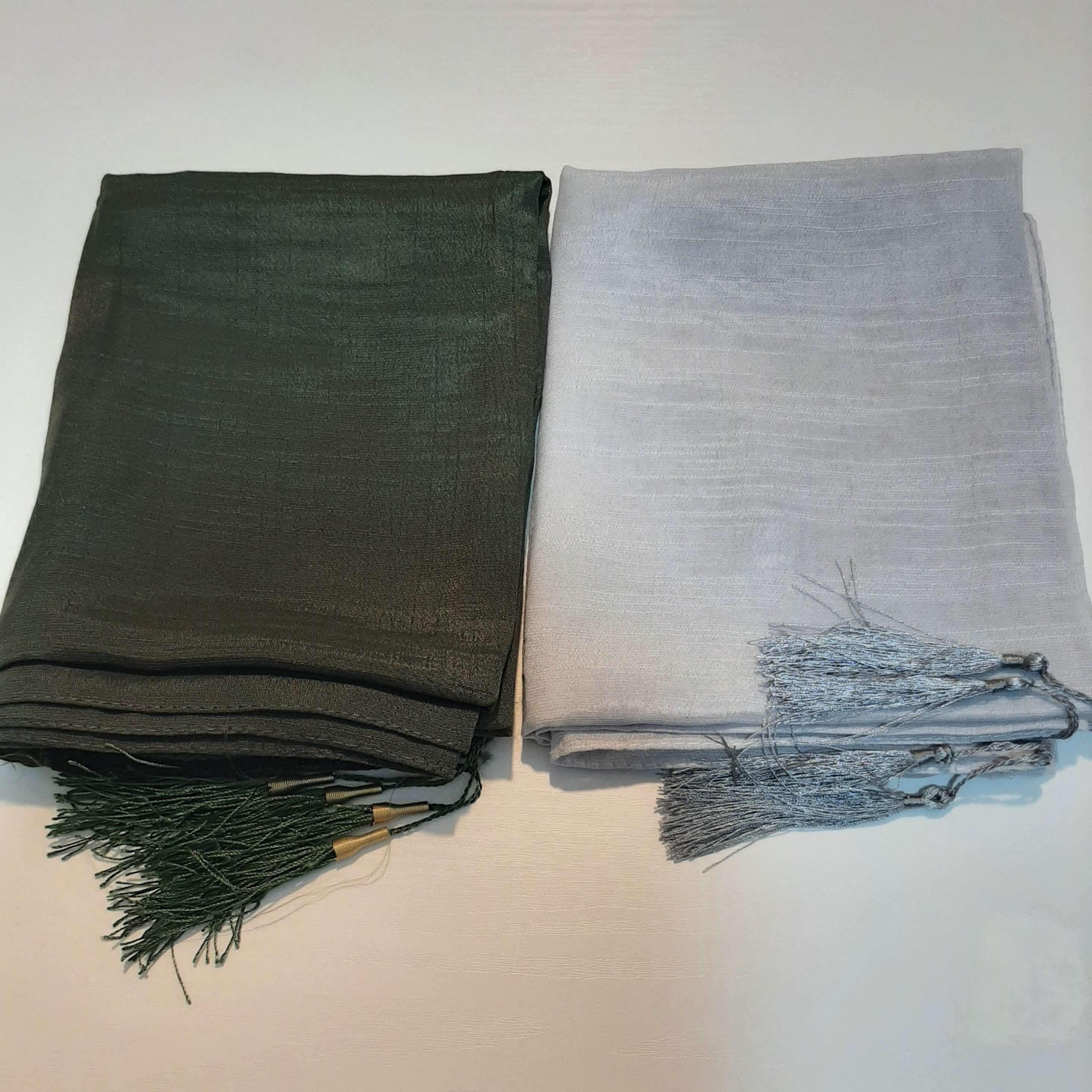 شال نخی منگوله دار 2 رنگ موجود خنک نازک مناسب فصل بهار وتابستان  با کیفیت بالا 